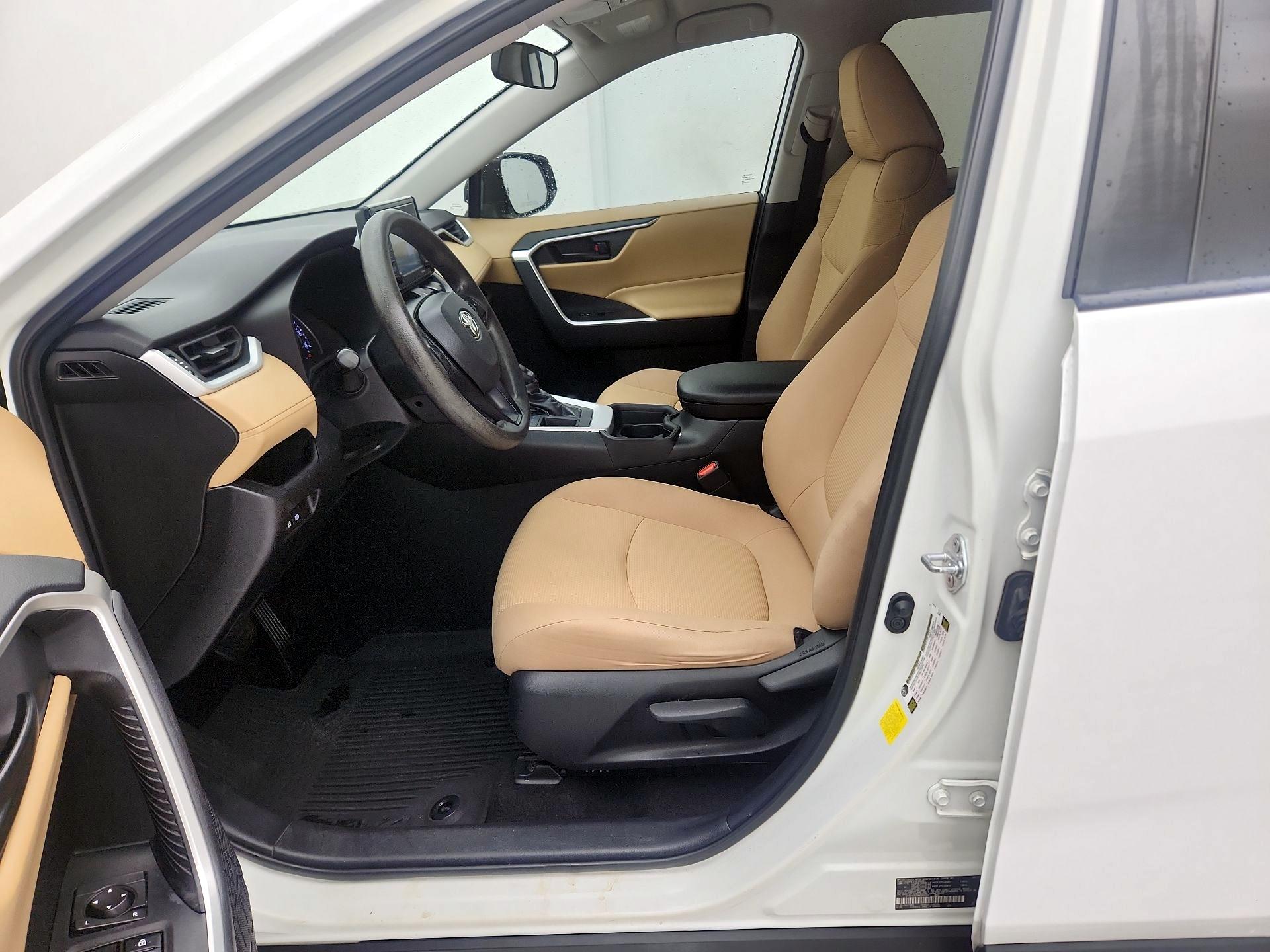 Thumbnail: 2021 Toyota RAV4 - 11