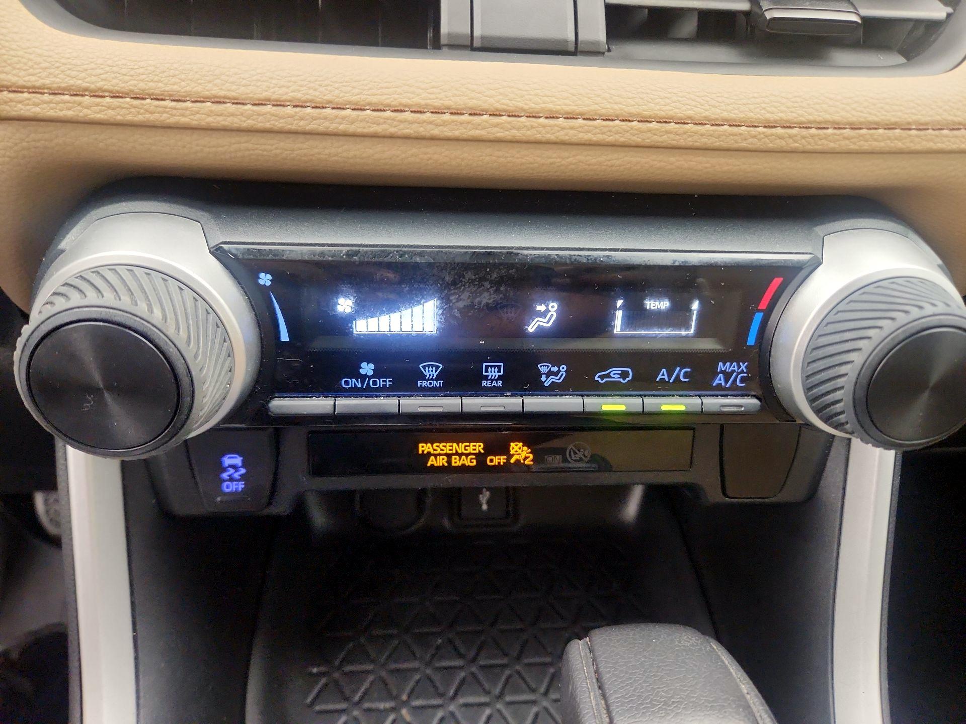 Thumbnail: 2021 Toyota RAV4 - 16