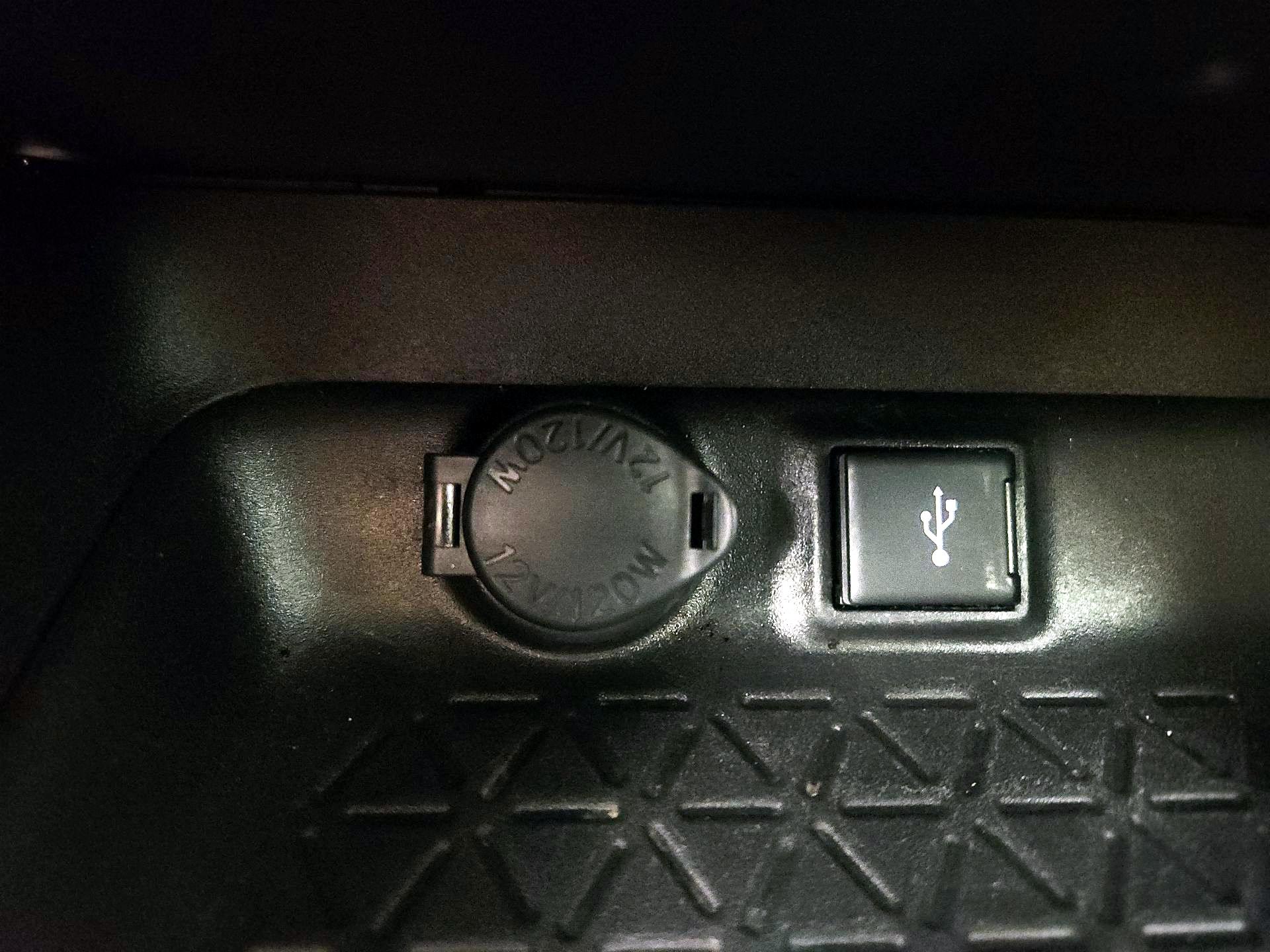 Thumbnail: 2021 Toyota RAV4 - 18