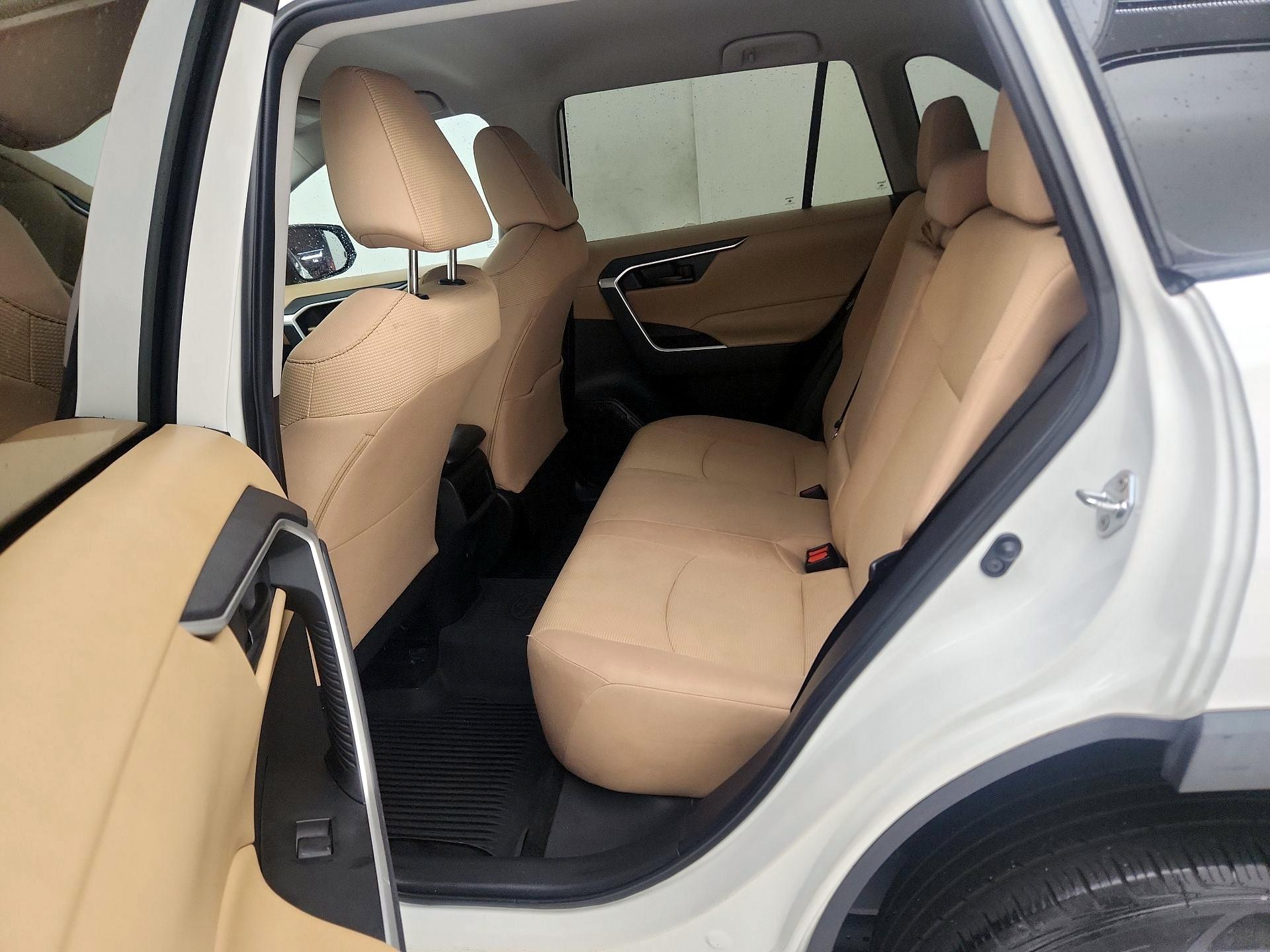 Thumbnail: 2021 Toyota RAV4 - 19