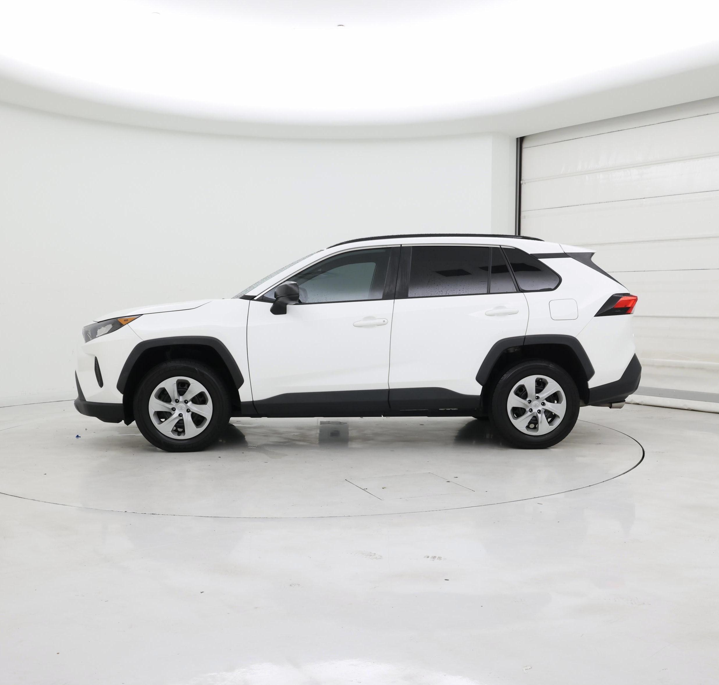 Thumbnail: 2021 Toyota RAV4 - 3