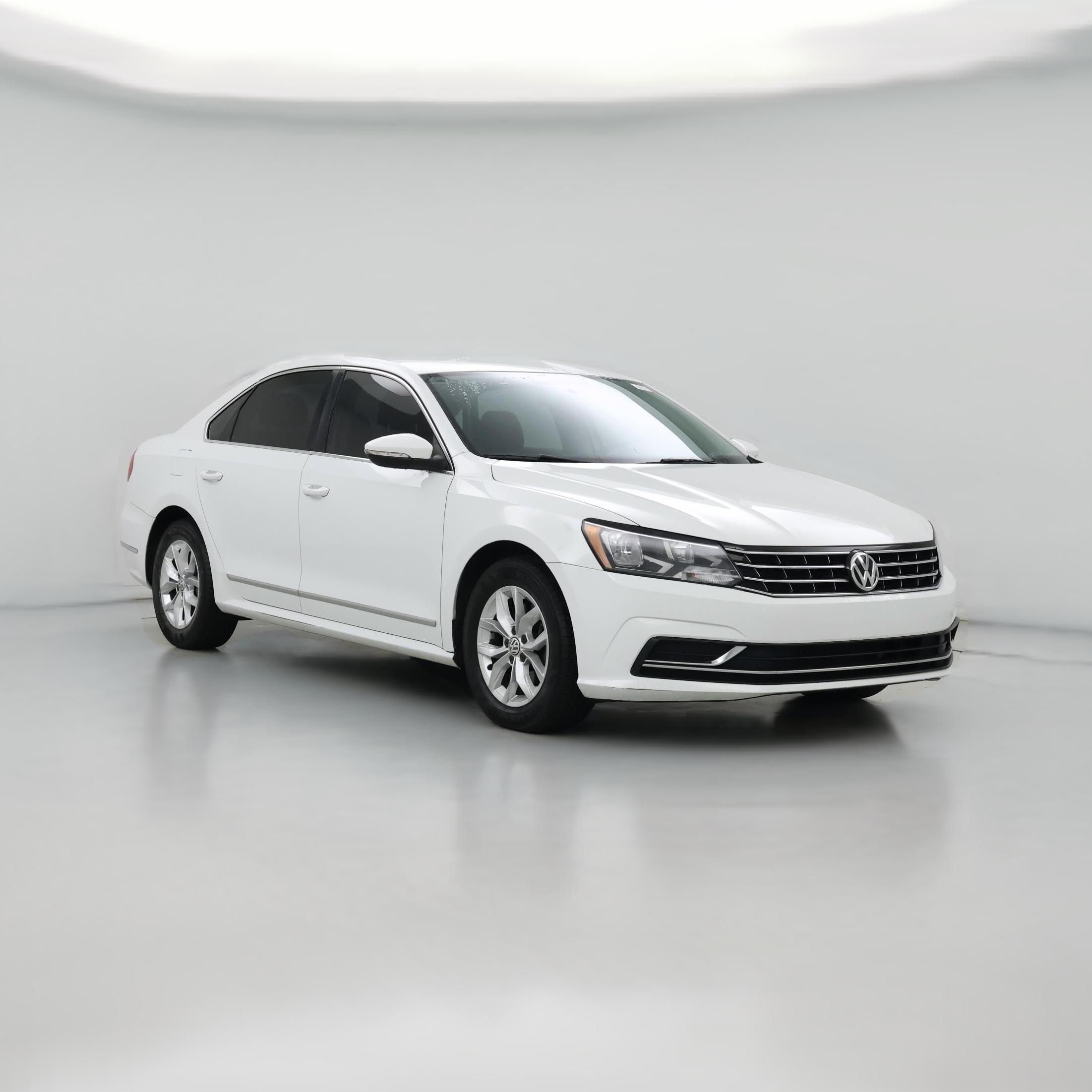 Thumbnail: 2016 Volkswagen Passat - 1