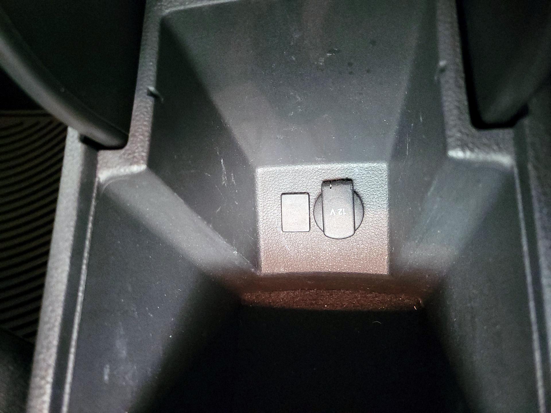 Thumbnail: 2016 Volkswagen Passat - 18