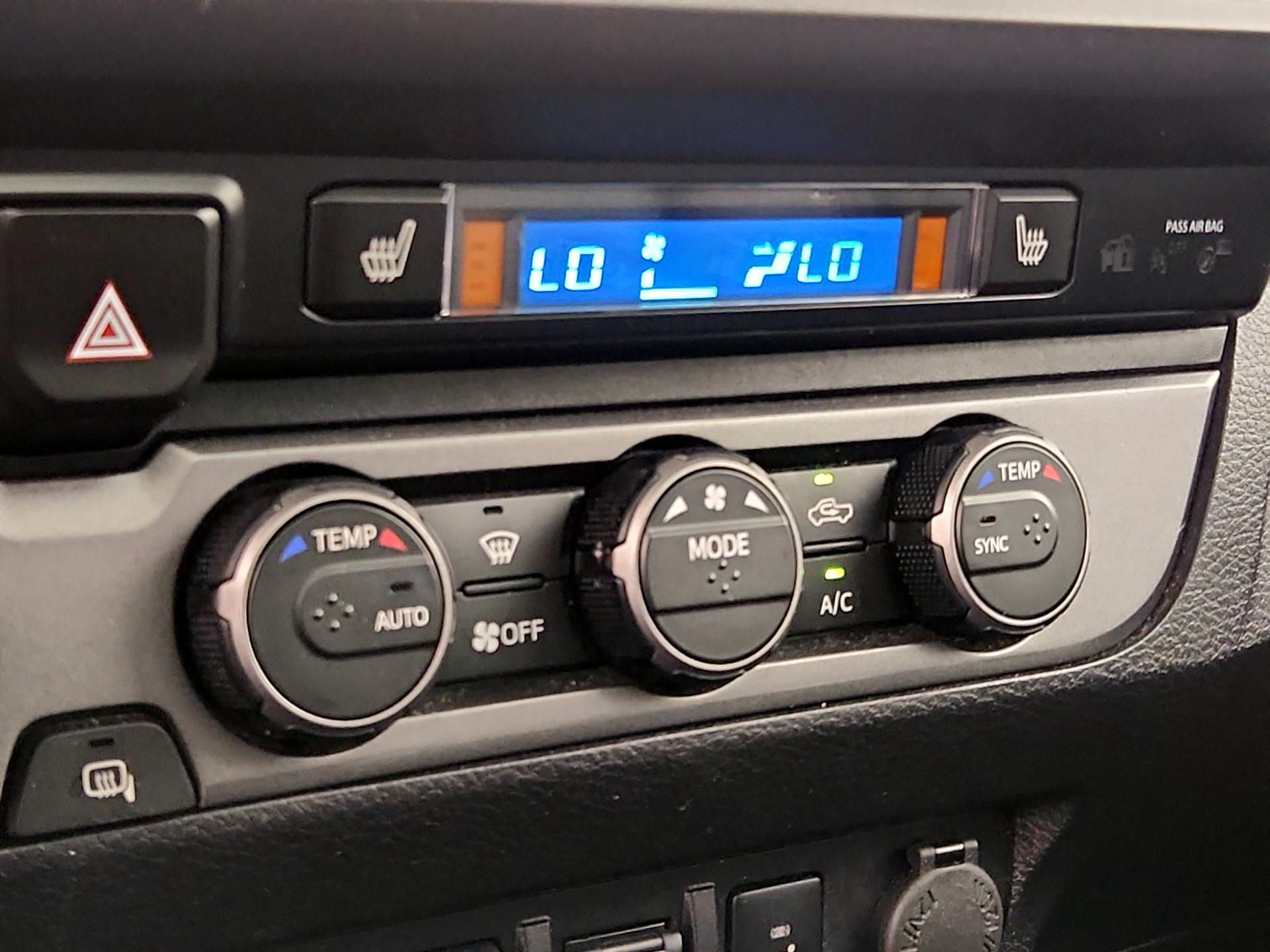Thumbnail: 2021 Toyota Tacoma - 16