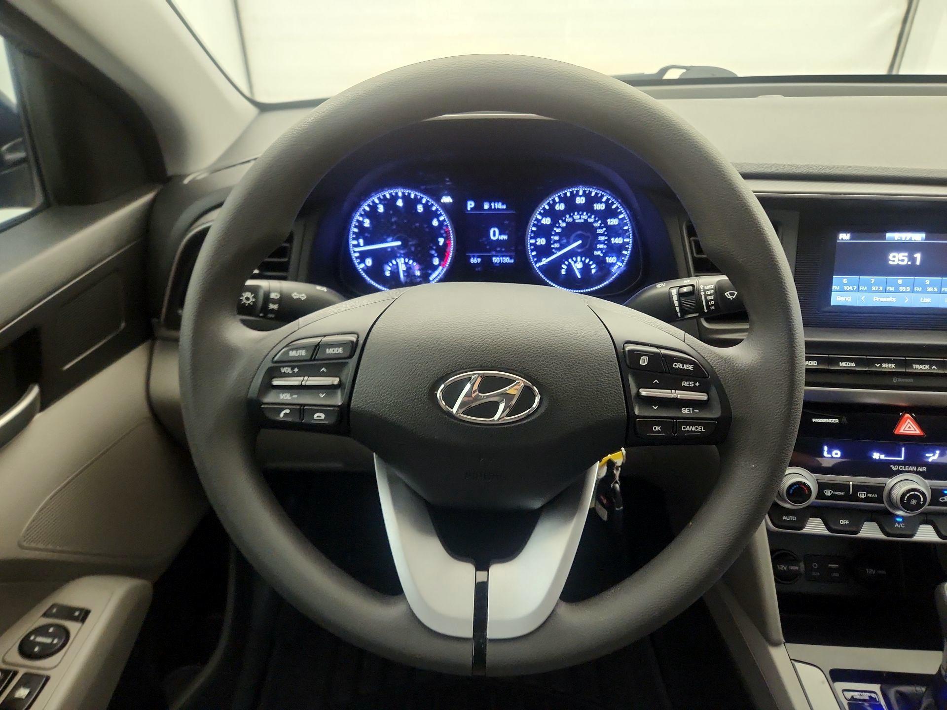 Thumbnail: 2020 Hyundai Elantra - 10