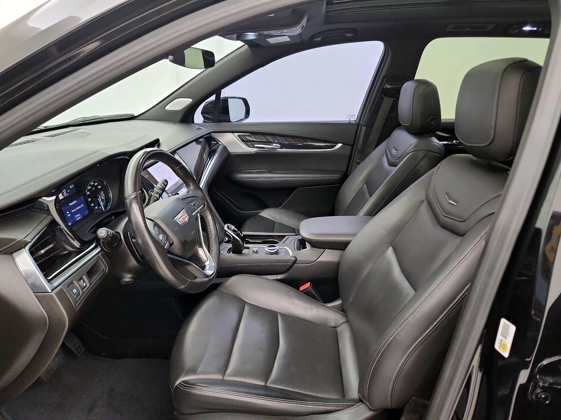 Thumbnail: 2023 Cadillac XT6 - 11