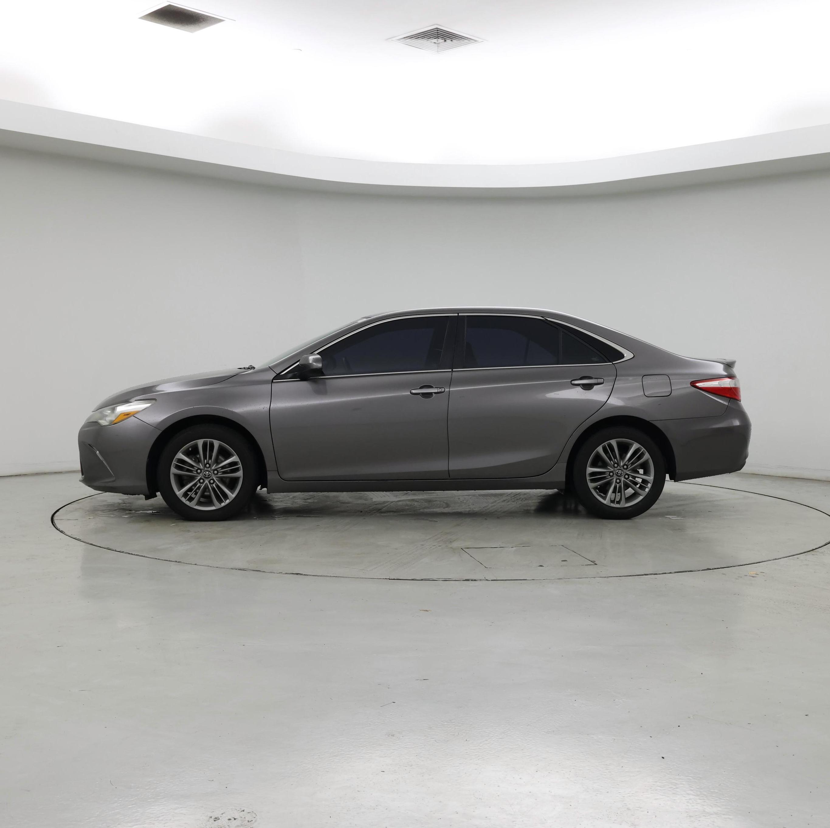 Thumbnail: 2017 Toyota Camry - 3