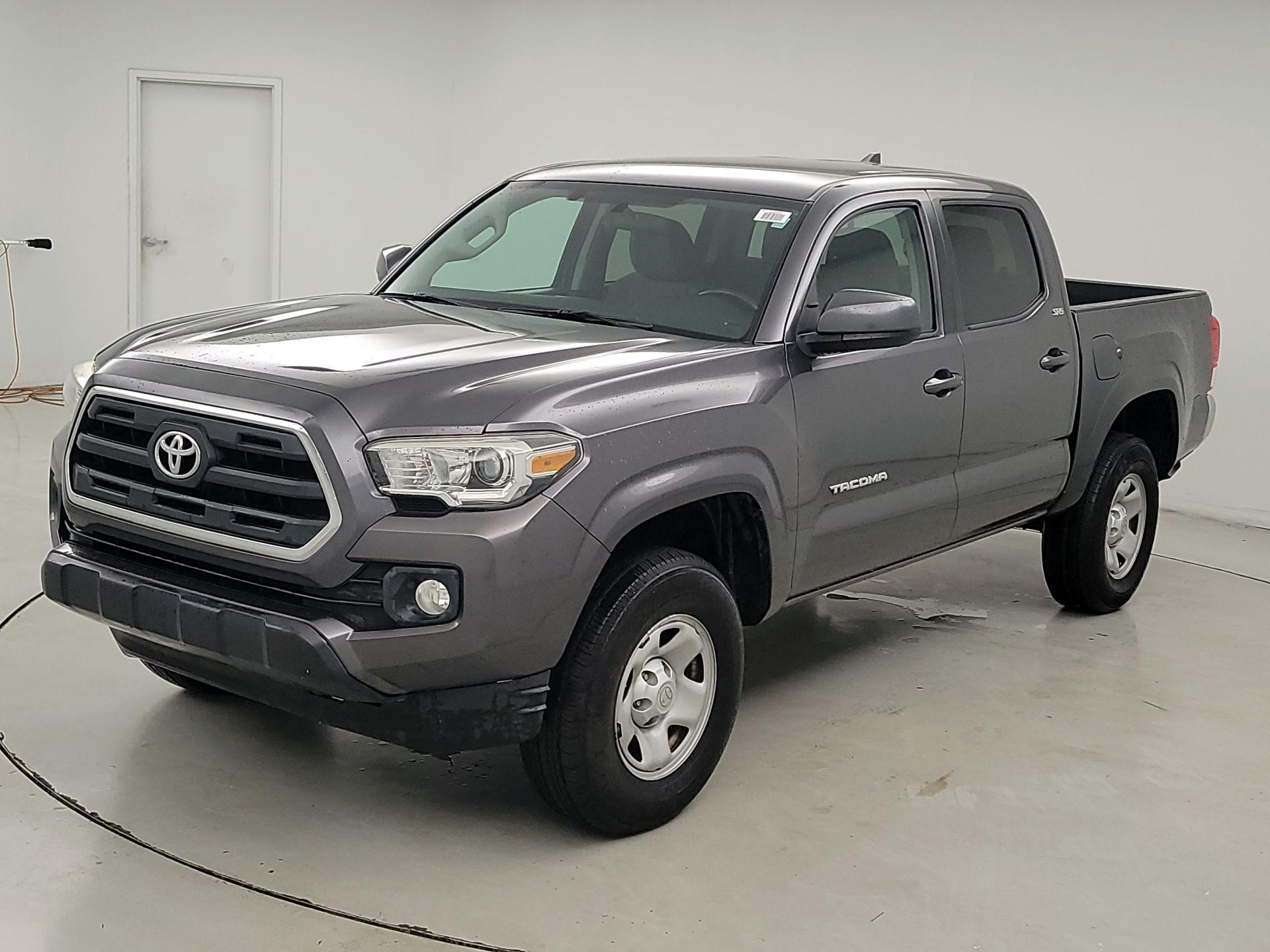 Thumbnail: 2017 Toyota Tacoma - 3