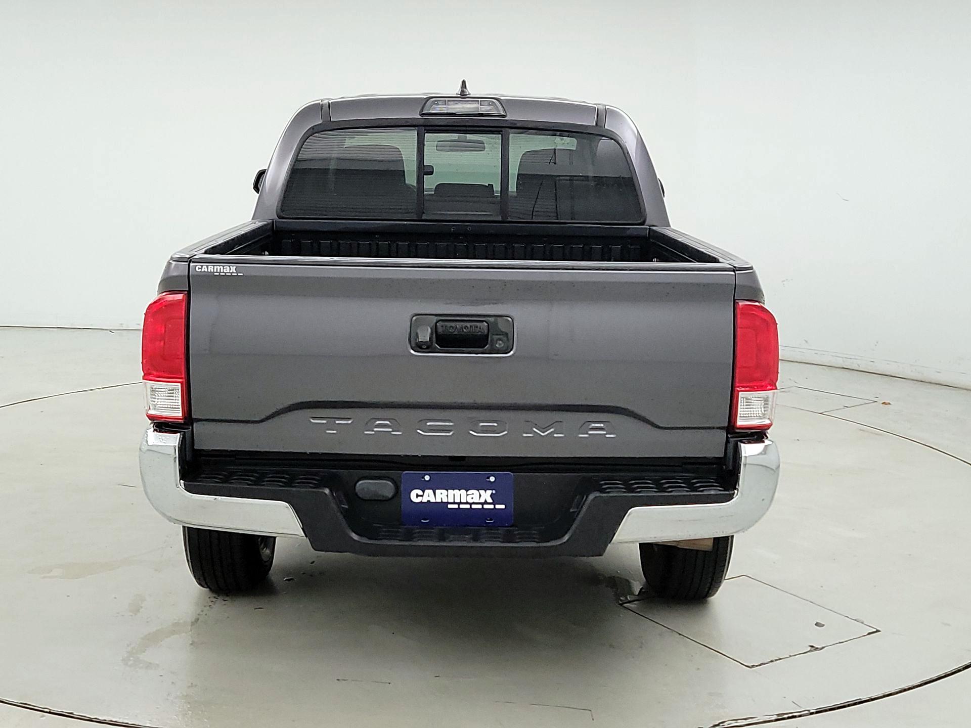 Thumbnail: 2017 Toyota Tacoma - 6