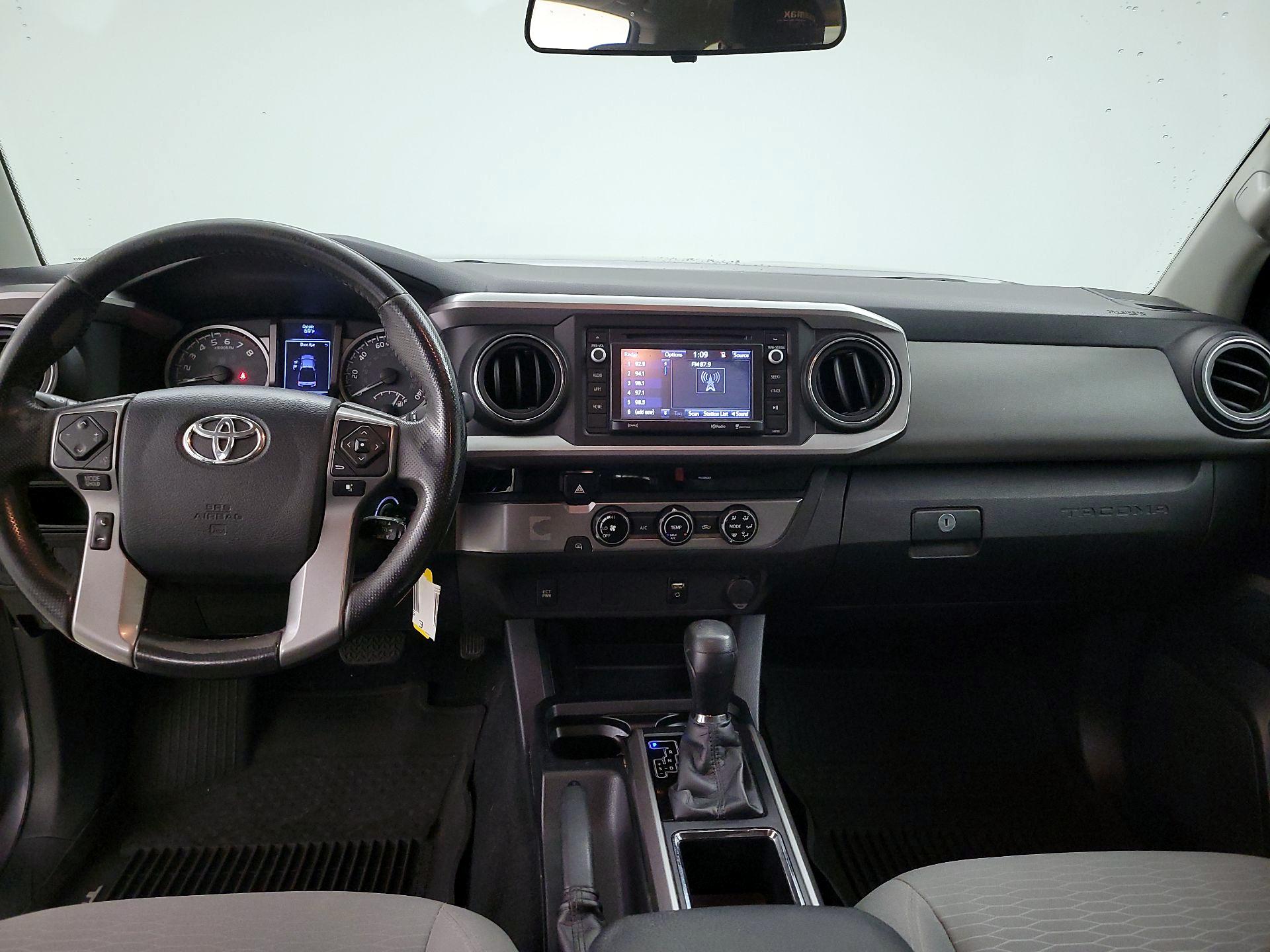 Thumbnail: 2017 Toyota Tacoma - 8