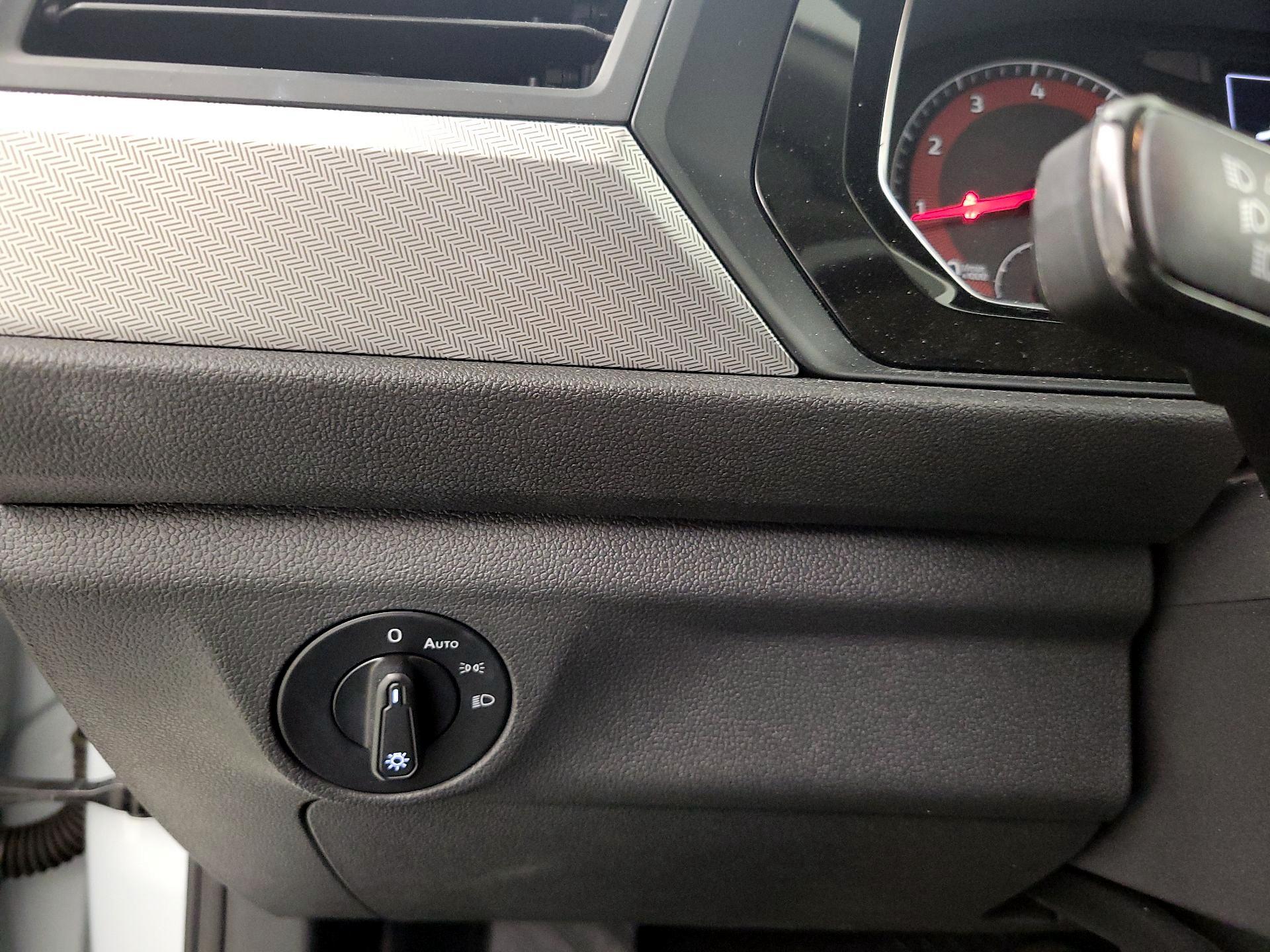 Thumbnail: 2019 Volkswagen Jetta - 11