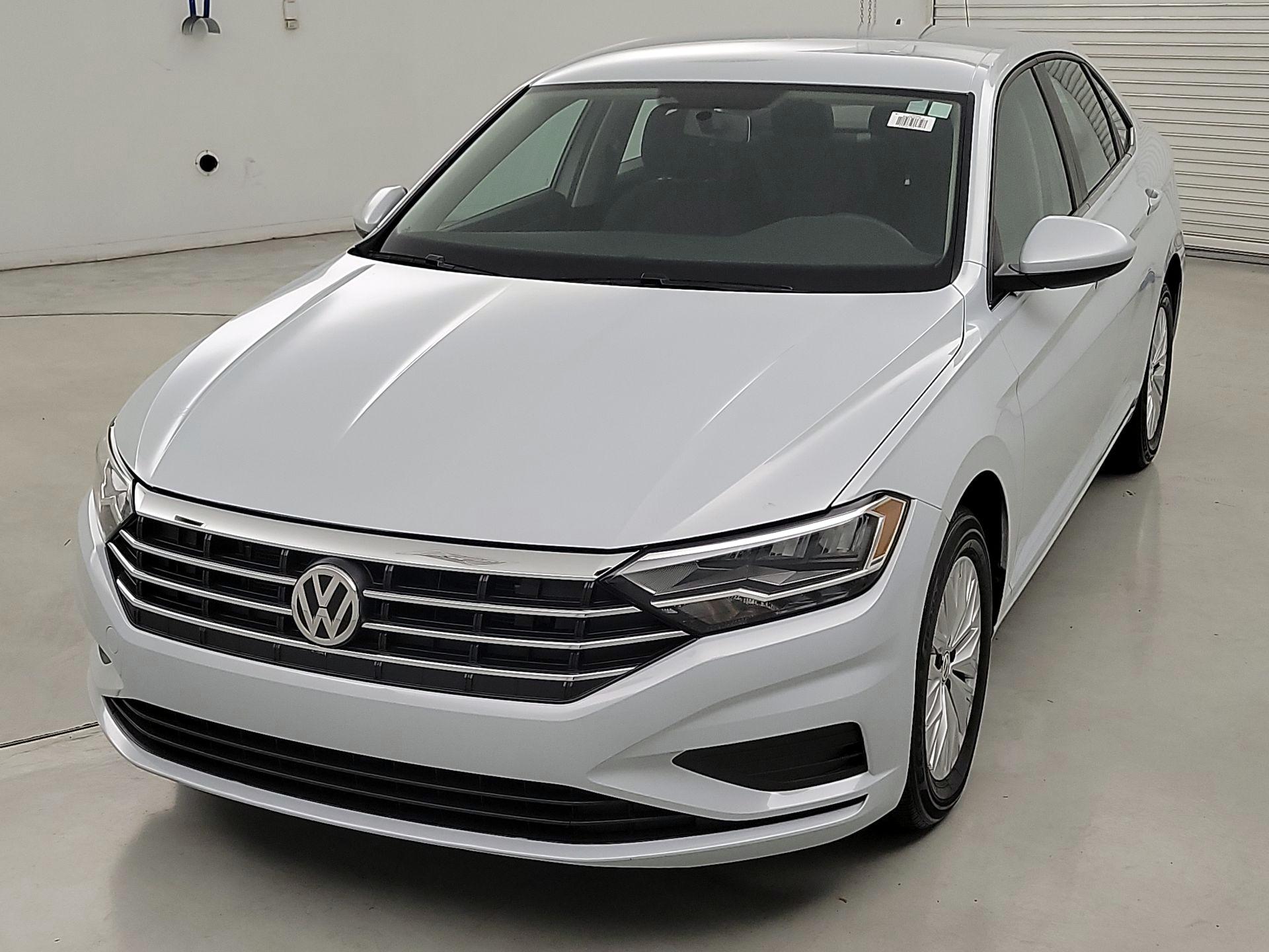 Thumbnail: 2019 Volkswagen Jetta - 3