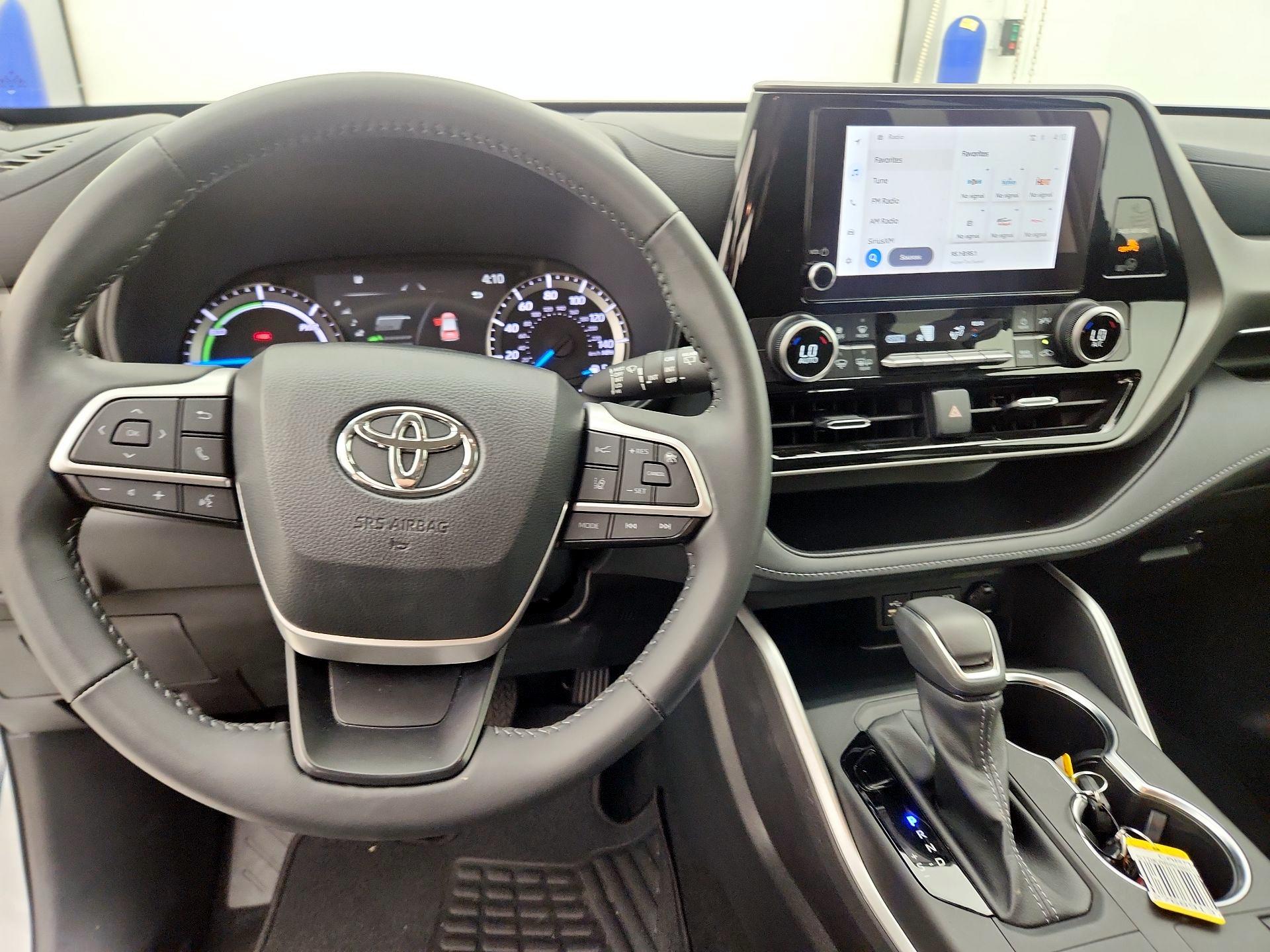 Thumbnail: 2024 Toyota Highlander - 9