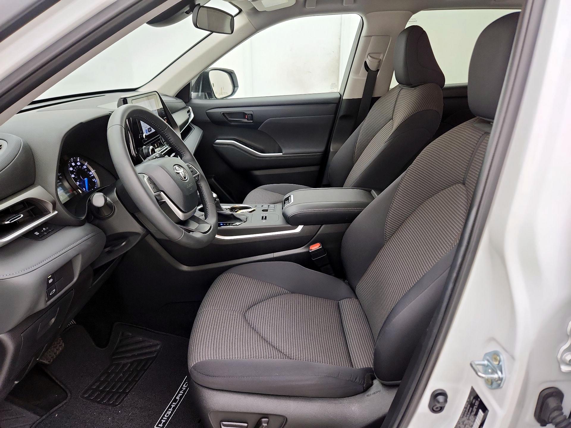 Thumbnail: 2024 Toyota Highlander - 11