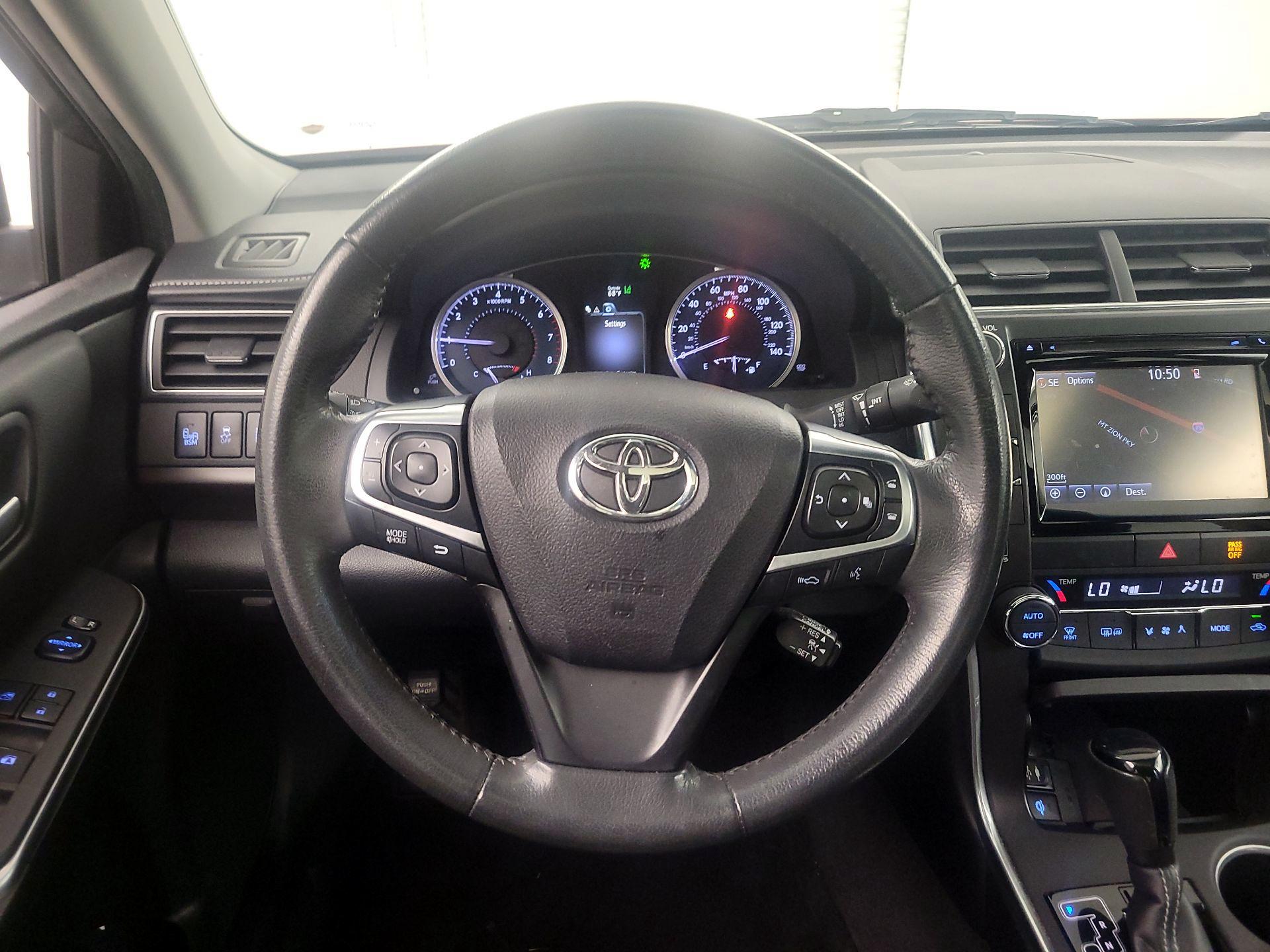 Thumbnail: 2015 Toyota Camry - 10