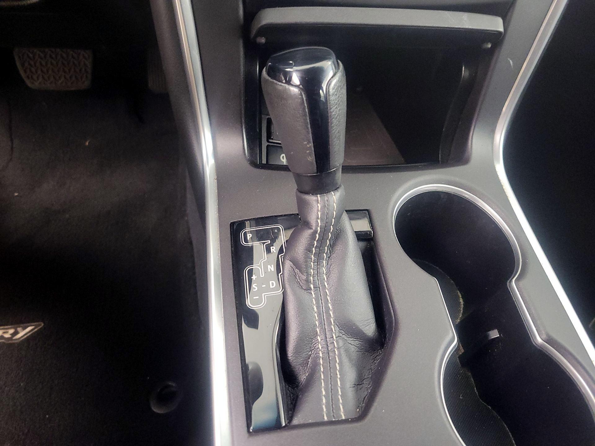 Thumbnail: 2015 Toyota Camry - 18