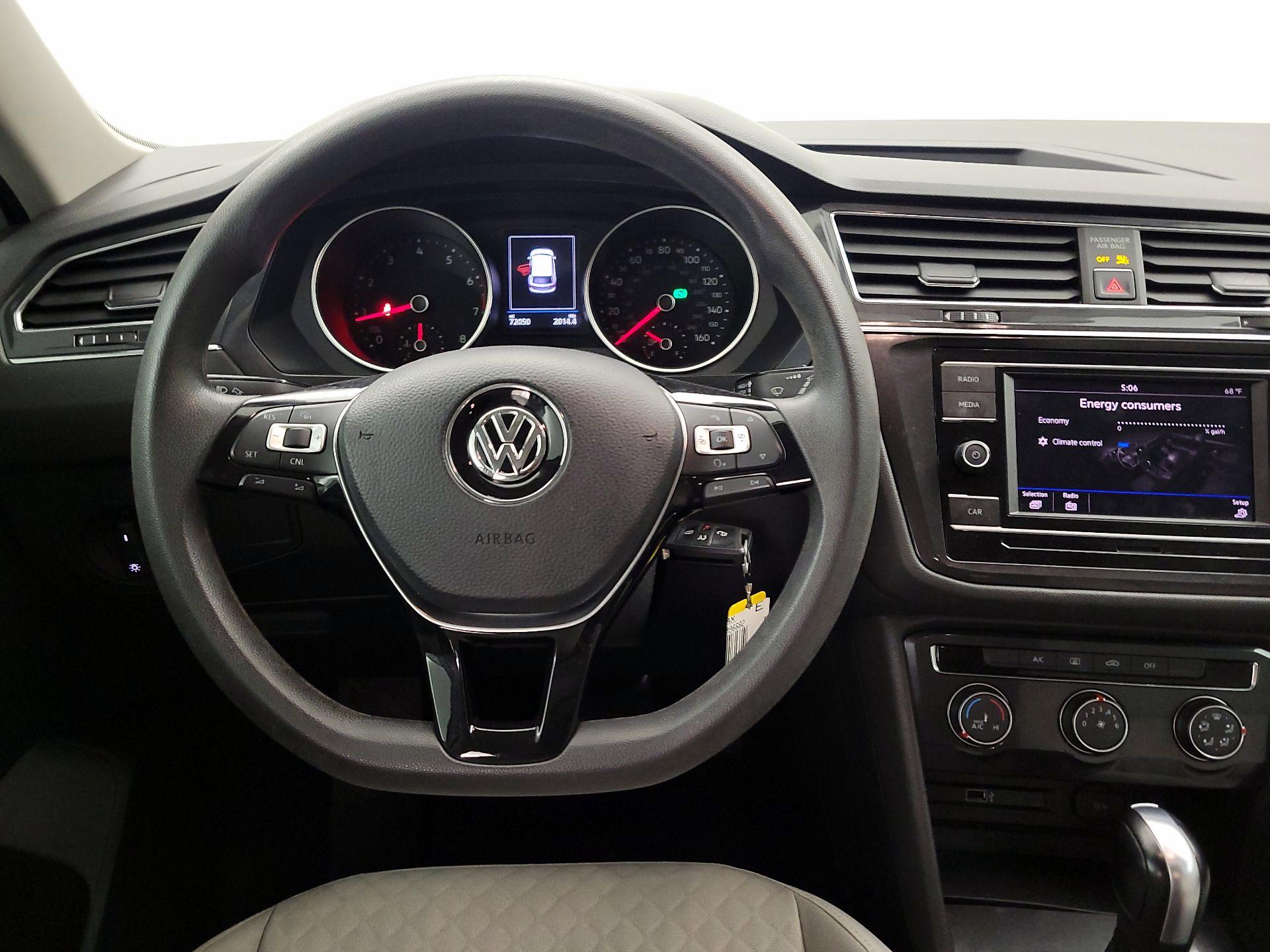 Thumbnail: 2018 Volkswagen Tiguan - 10