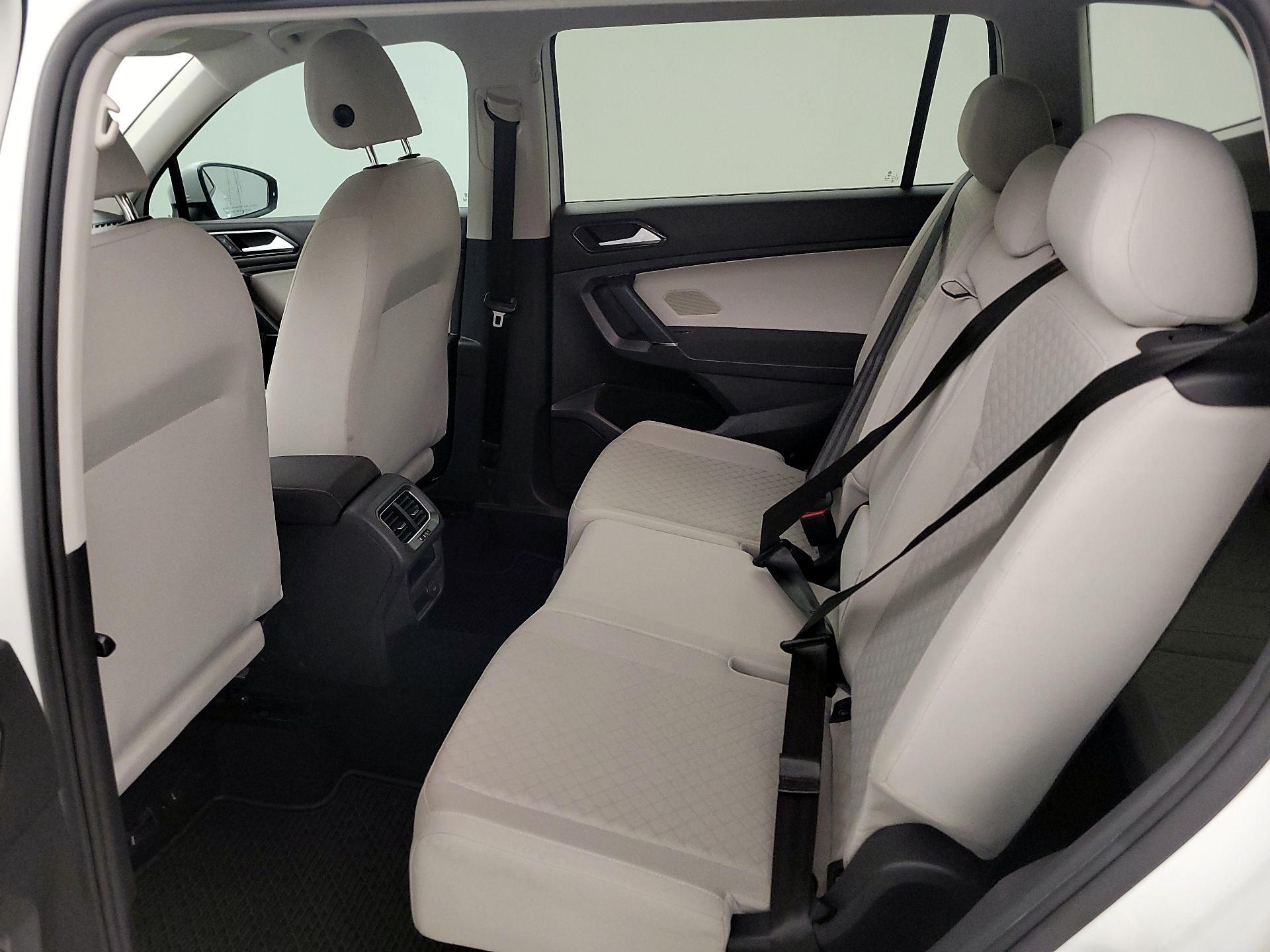 Thumbnail: 2018 Volkswagen Tiguan - 19