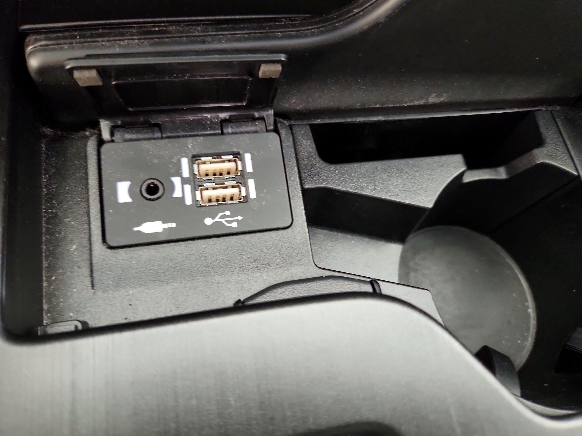 Thumbnail: 2022 Lexus ES - 19