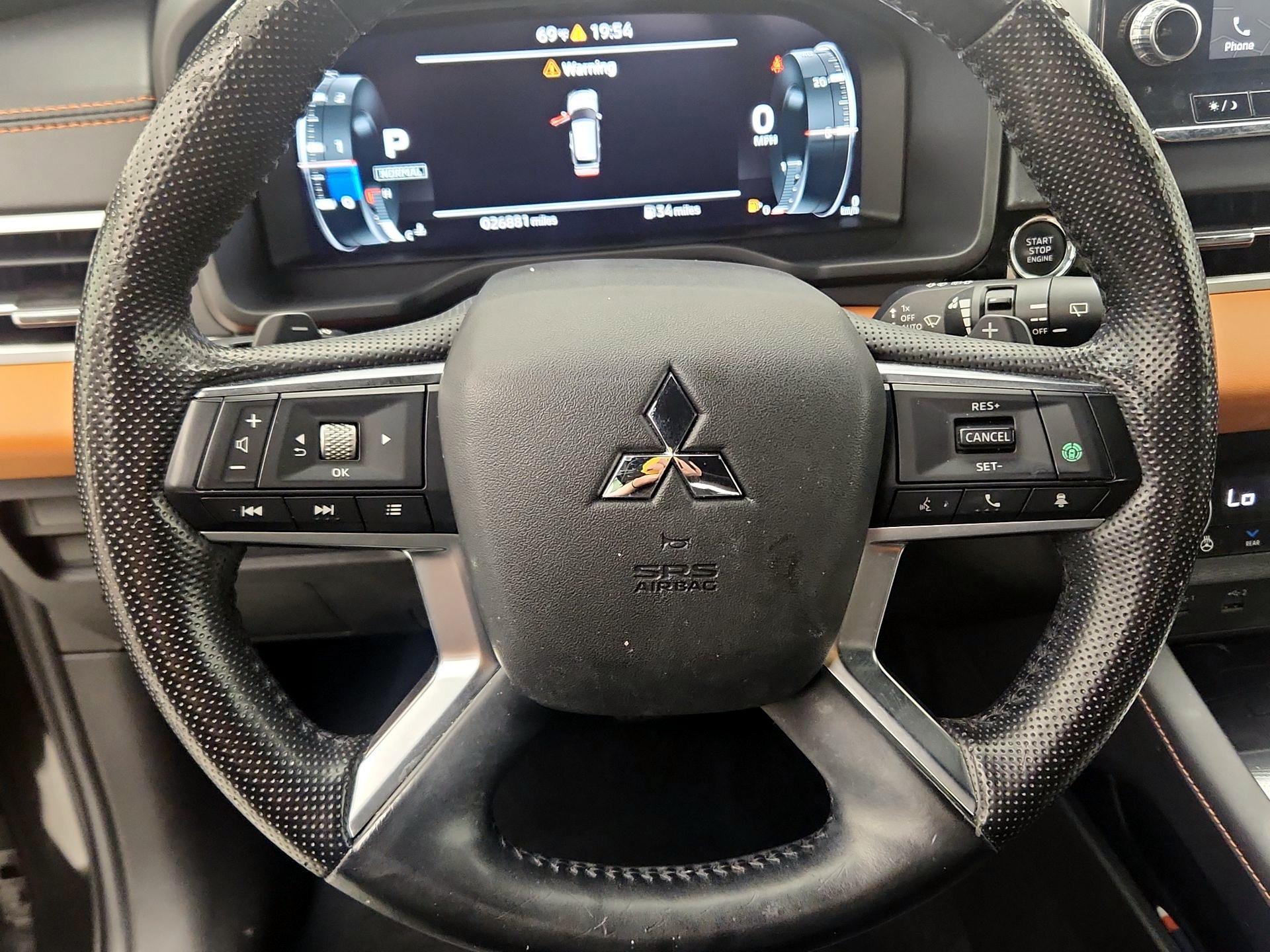 Thumbnail: 2022 Mitsubishi Outlander - 10