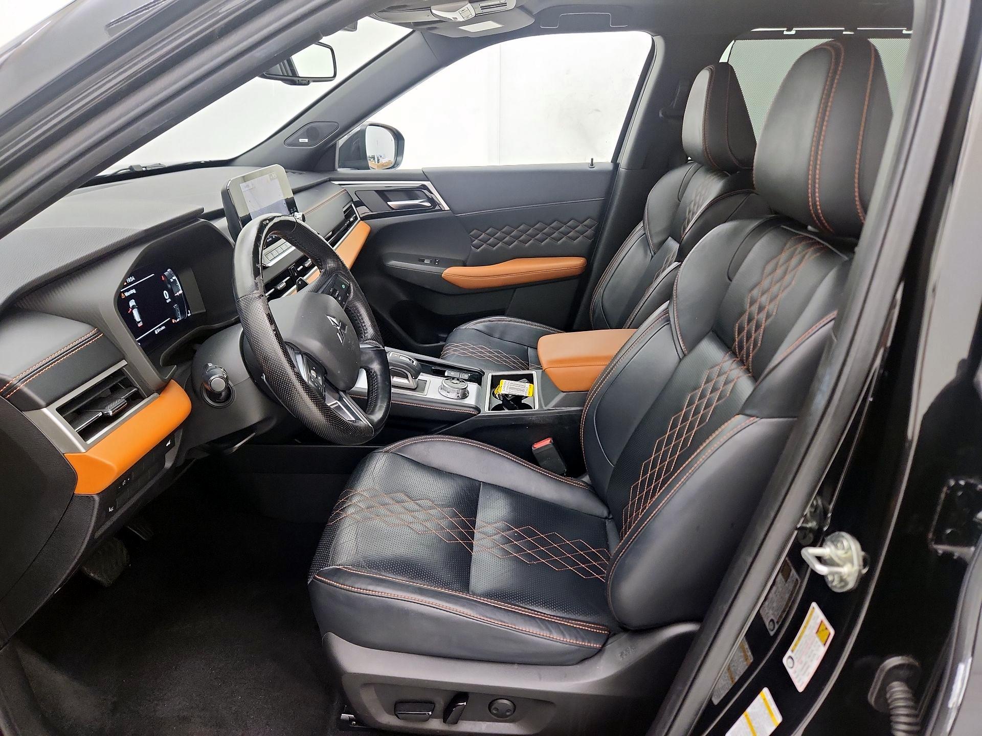 Thumbnail: 2022 Mitsubishi Outlander - 11