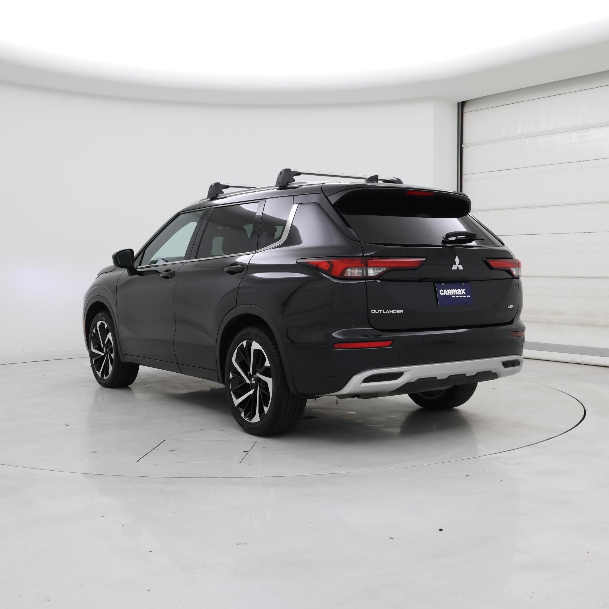 Thumbnail: 2022 Mitsubishi Outlander - 2