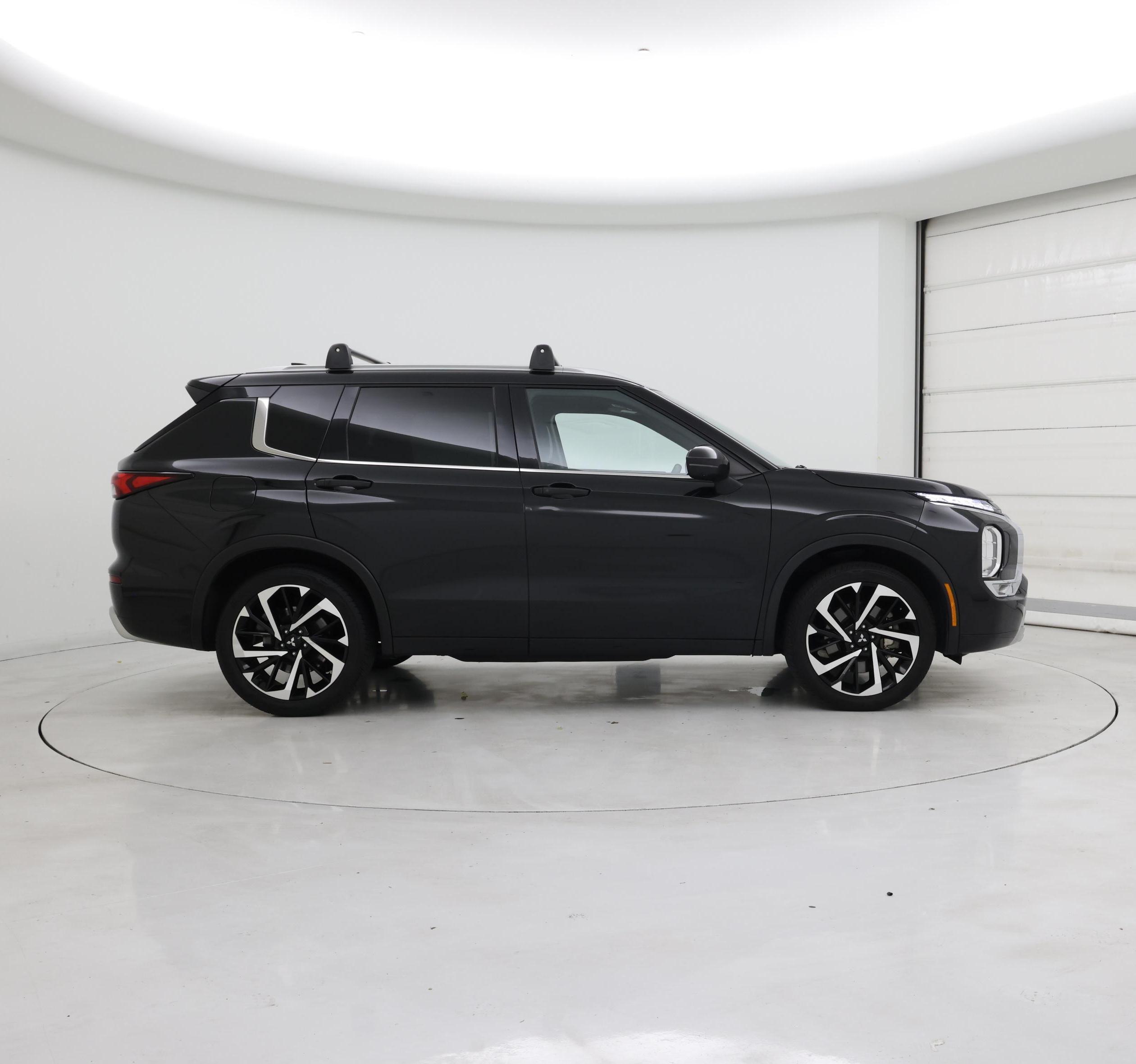 Thumbnail: 2022 Mitsubishi Outlander - 7