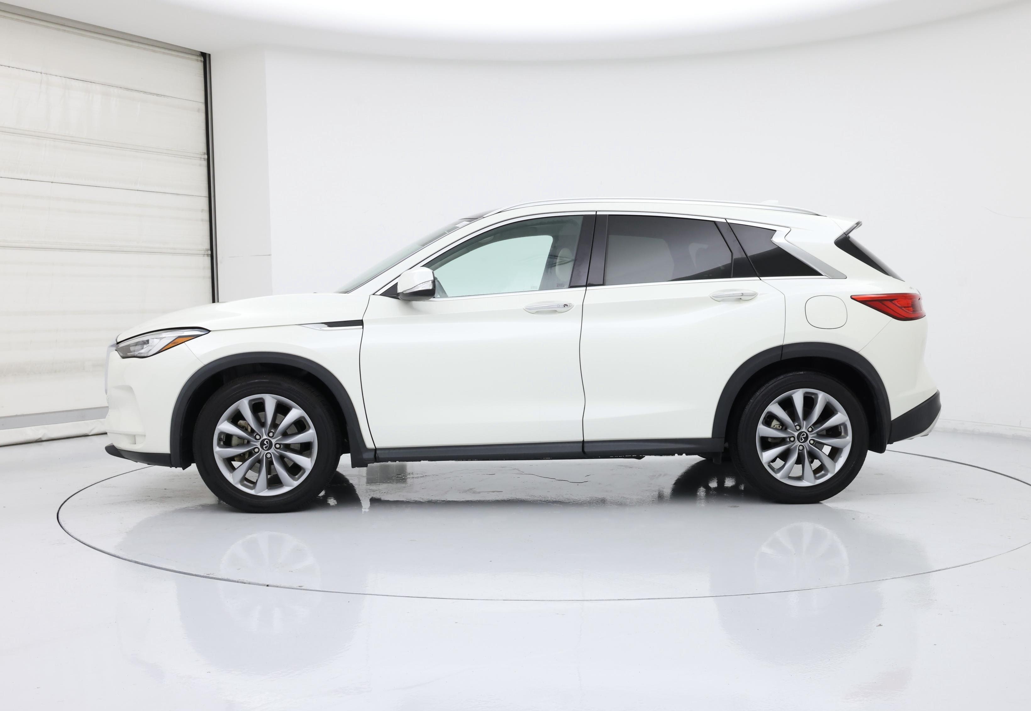 Thumbnail: 2021 INFINITI QX50 - 3
