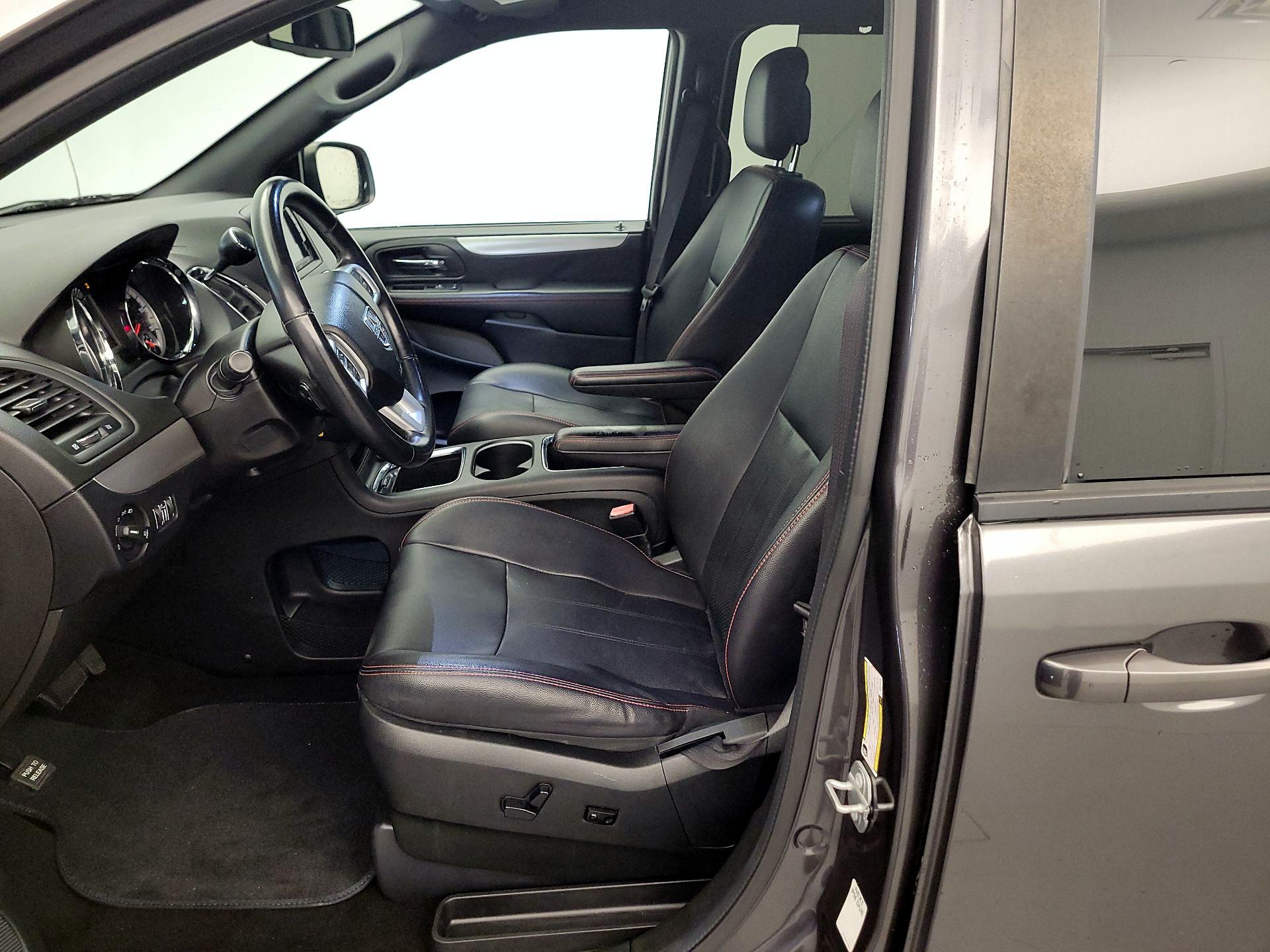Thumbnail: 2019 Dodge Grand Caravan - 11