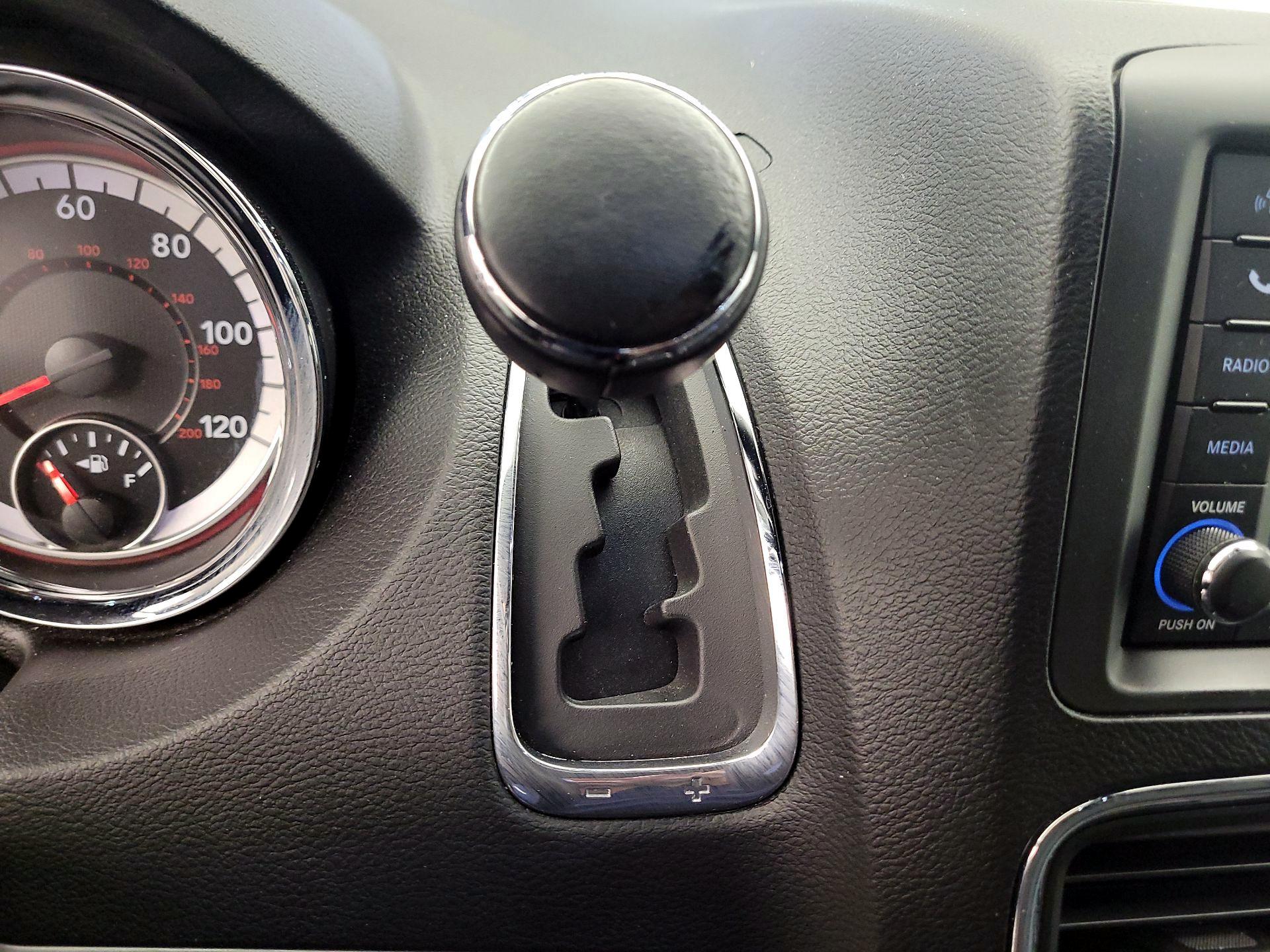 Thumbnail: 2019 Dodge Grand Caravan - 15