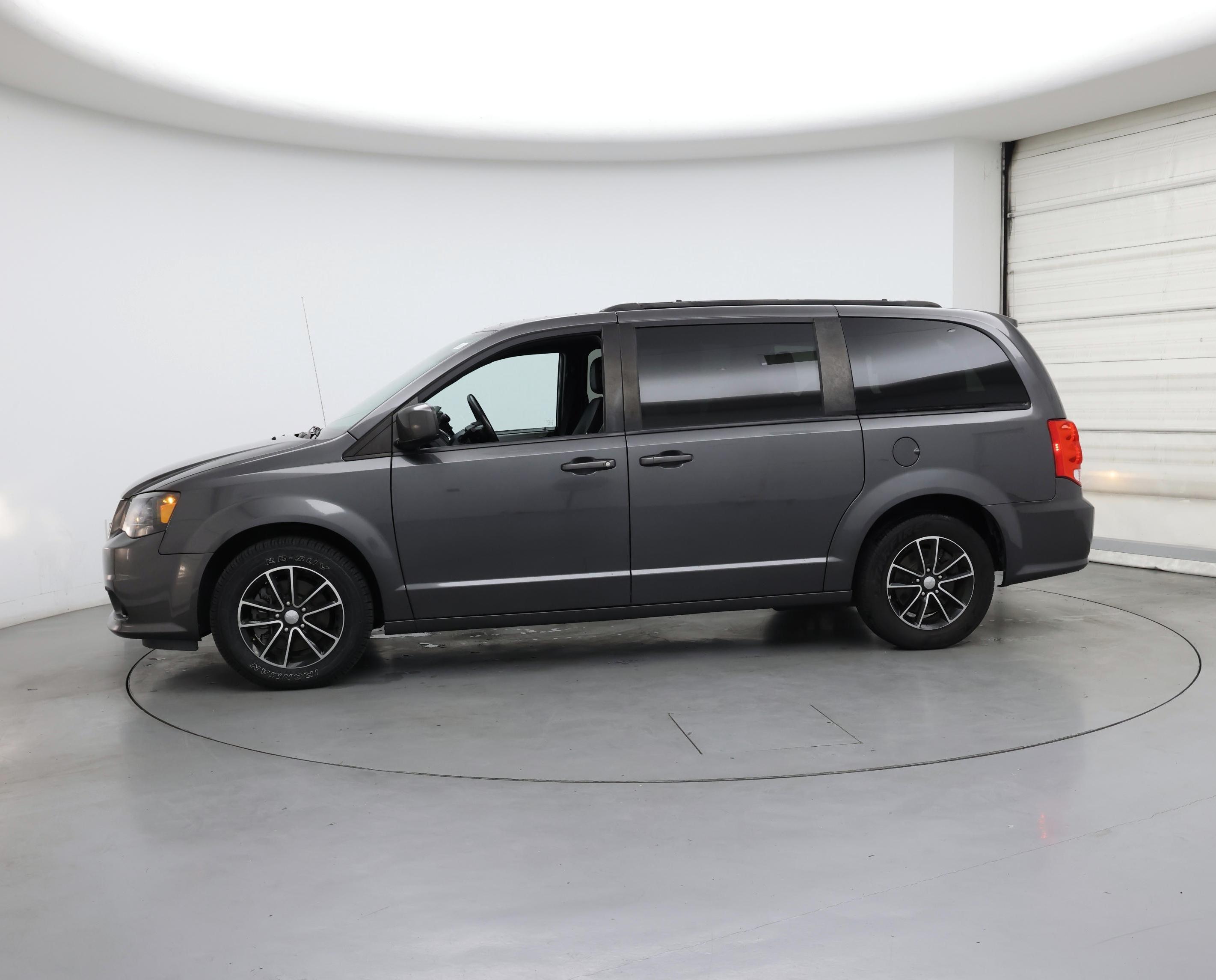 Thumbnail: 2019 Dodge Grand Caravan - 3