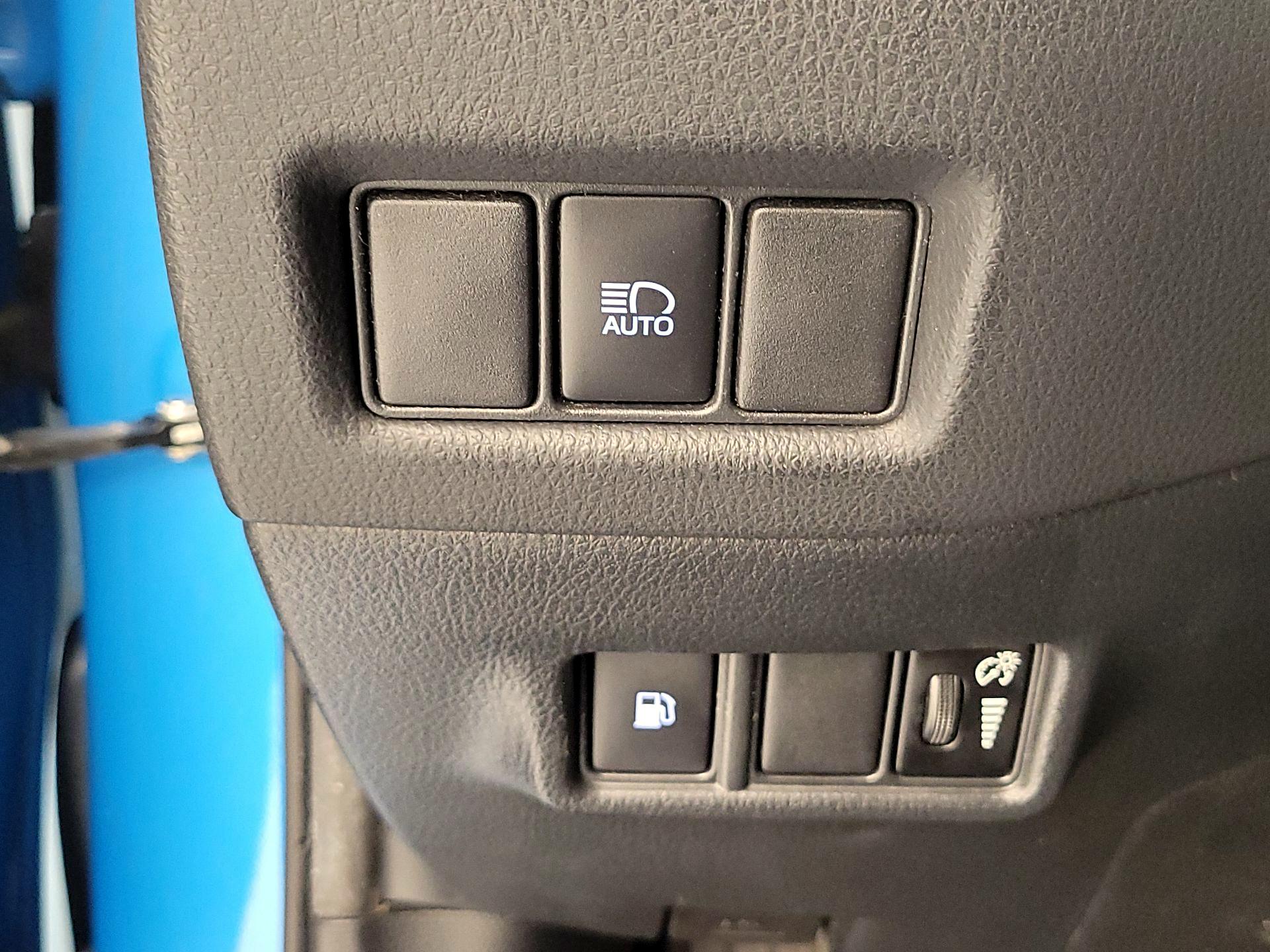 Thumbnail: 2019 Toyota C-HR - 13