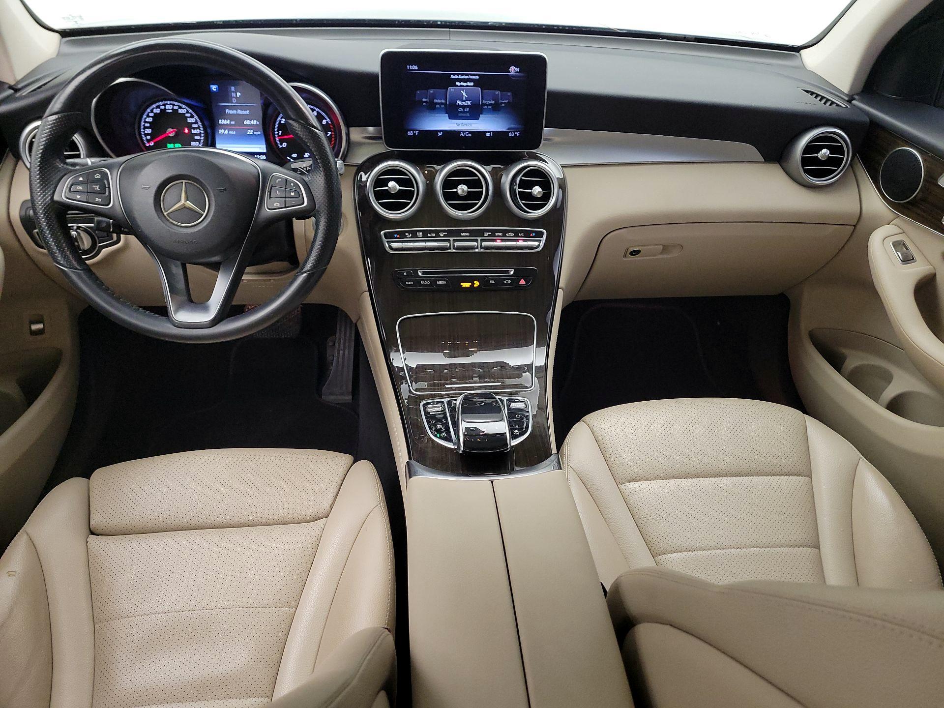Thumbnail: 2016 Mercedes-Benz GLC - 9