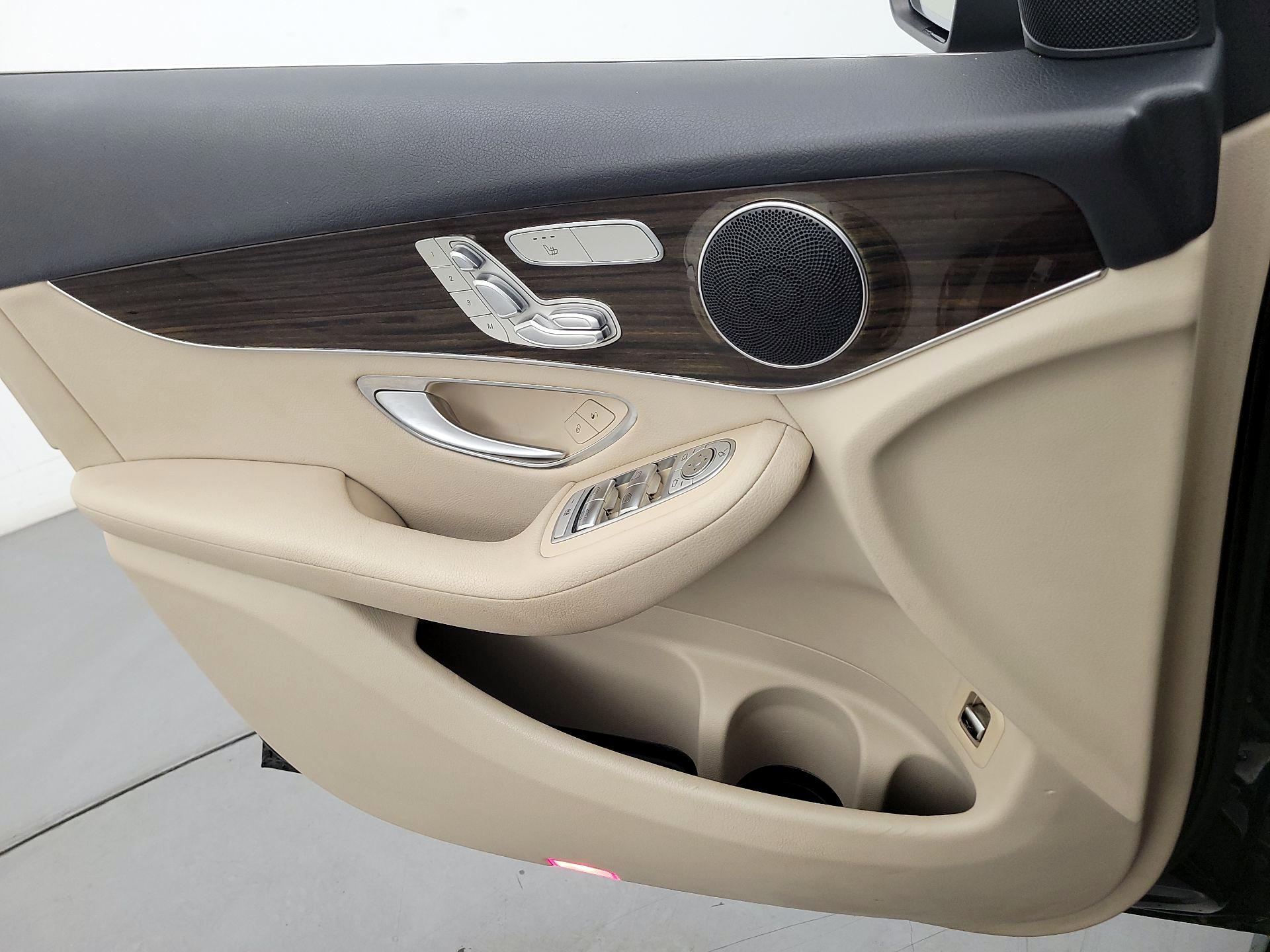 Thumbnail: 2016 Mercedes-Benz GLC - 12