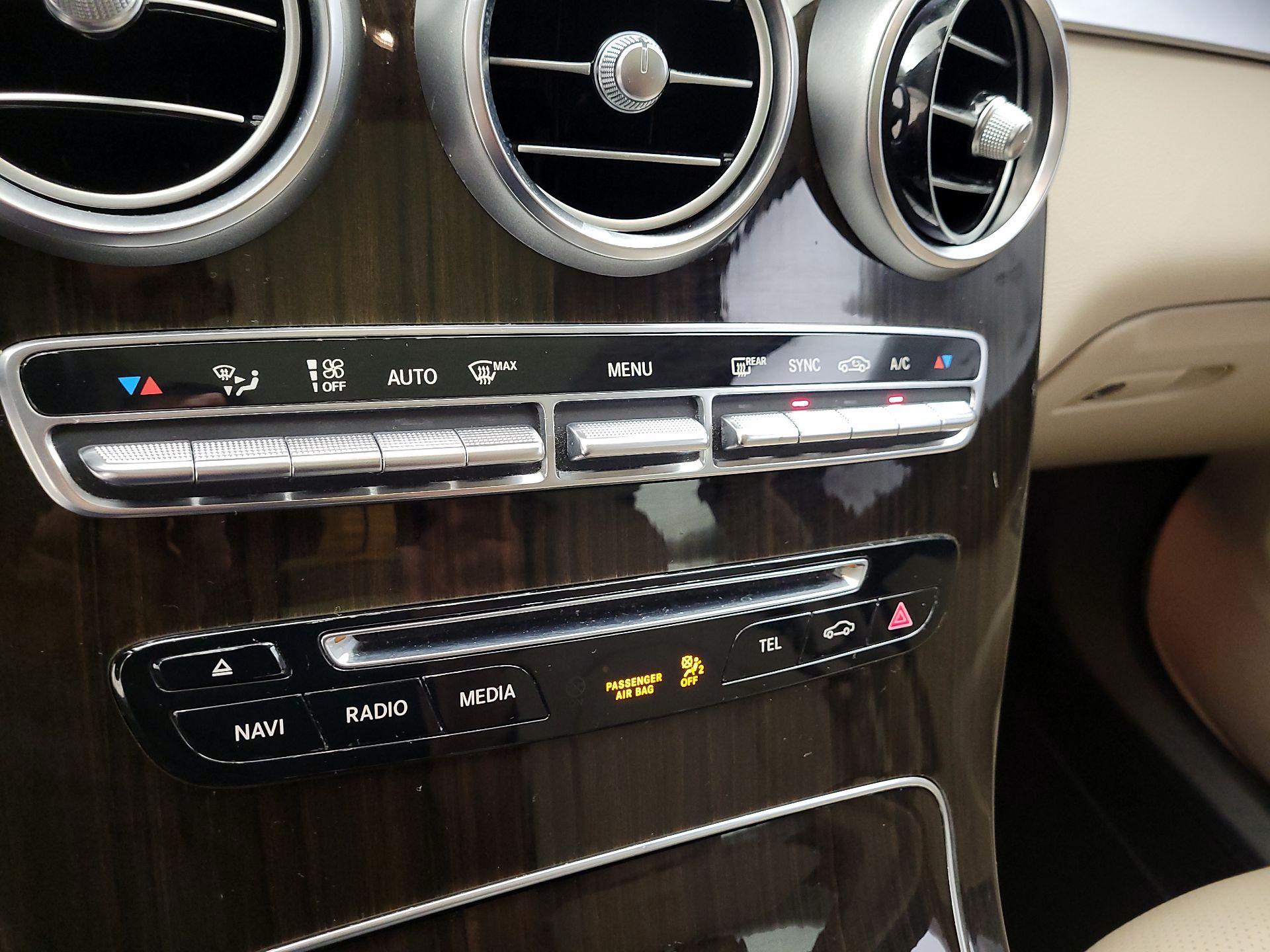 Thumbnail: 2016 Mercedes-Benz GLC - 14