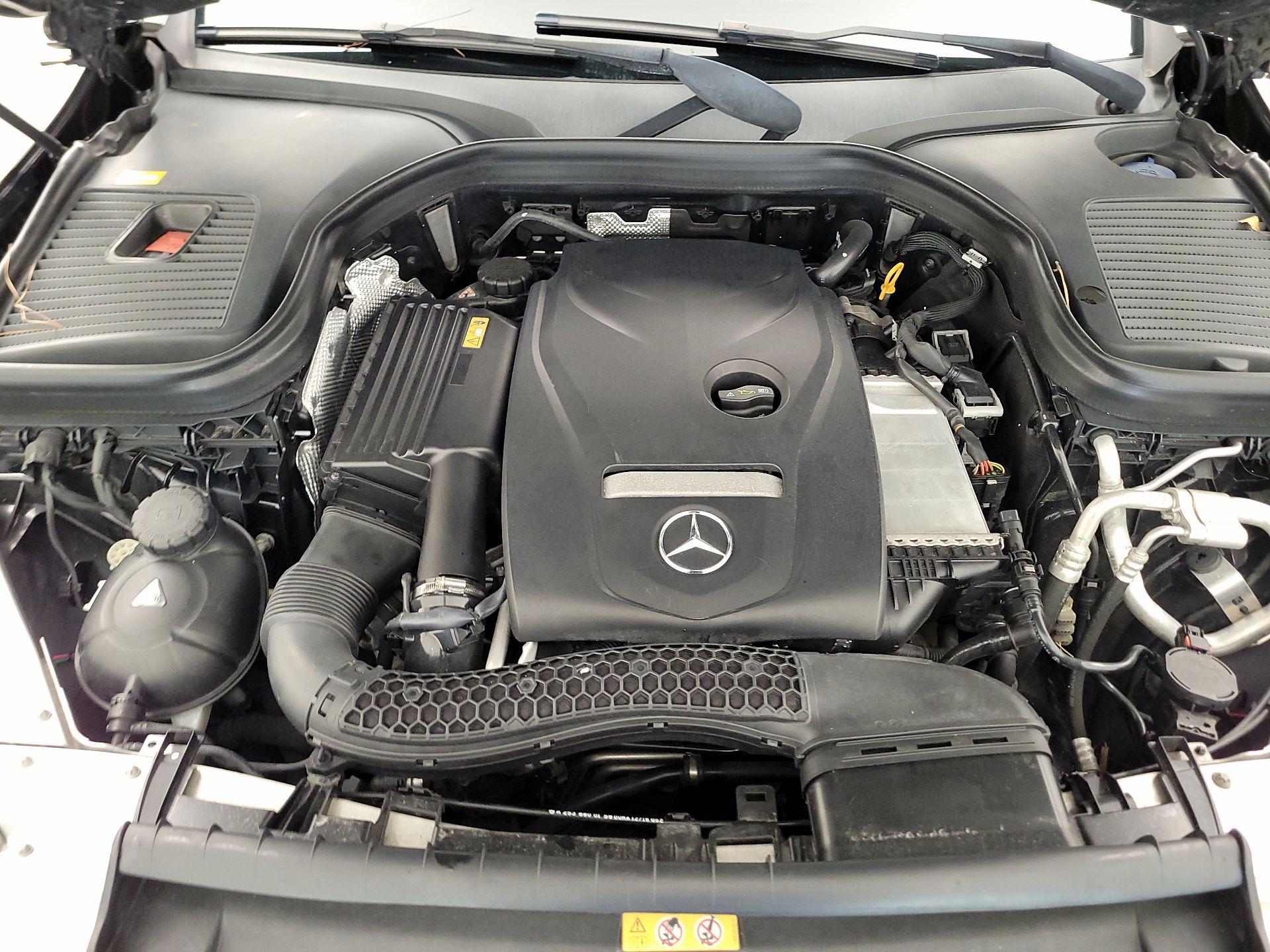 Thumbnail: 2016 Mercedes-Benz GLC - 17