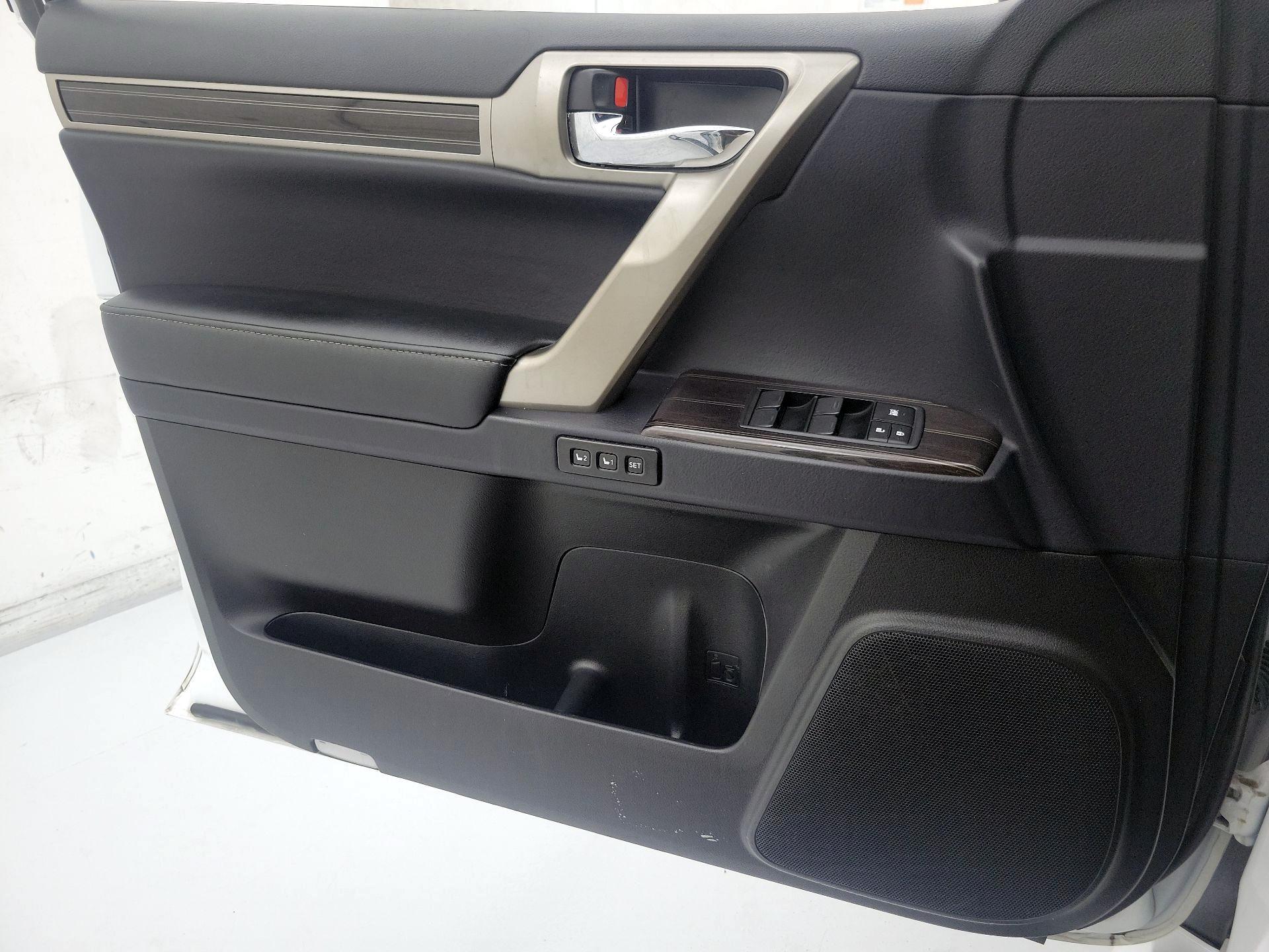 Thumbnail: 2021 Lexus GX - 12