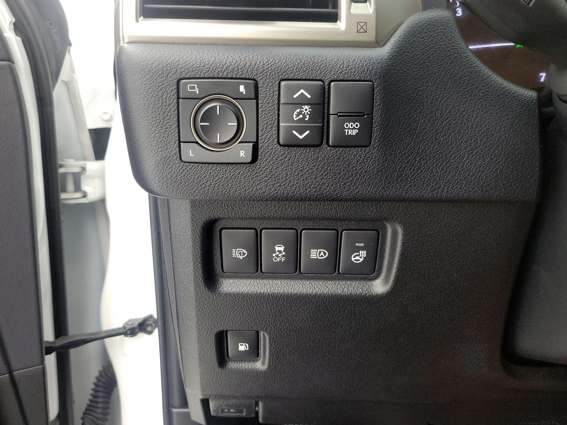 Thumbnail: 2021 Lexus GX - 13