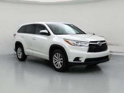 White 2015 Toyota Highlander LE