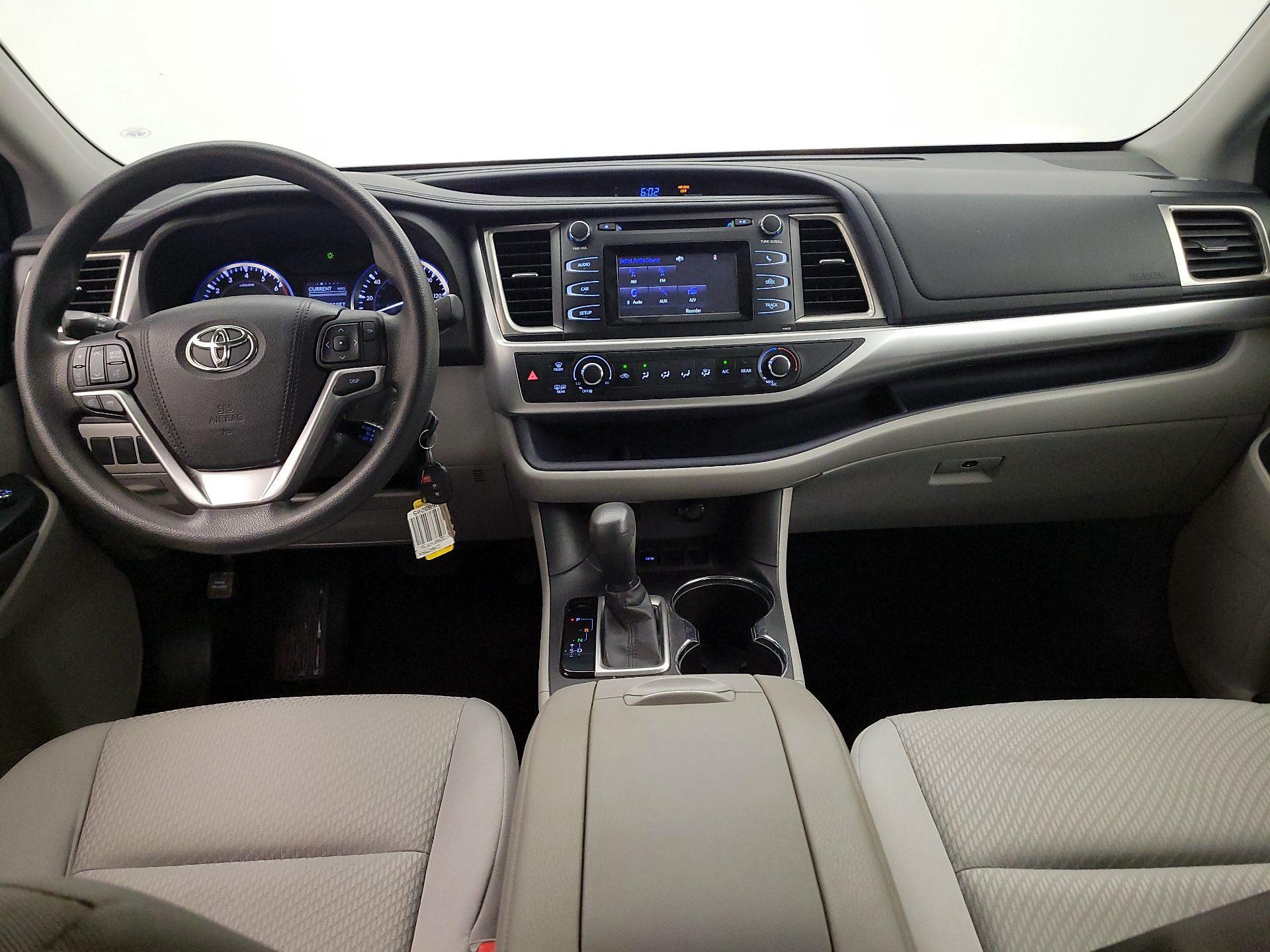 Thumbnail: 2015 Toyota Highlander - 9