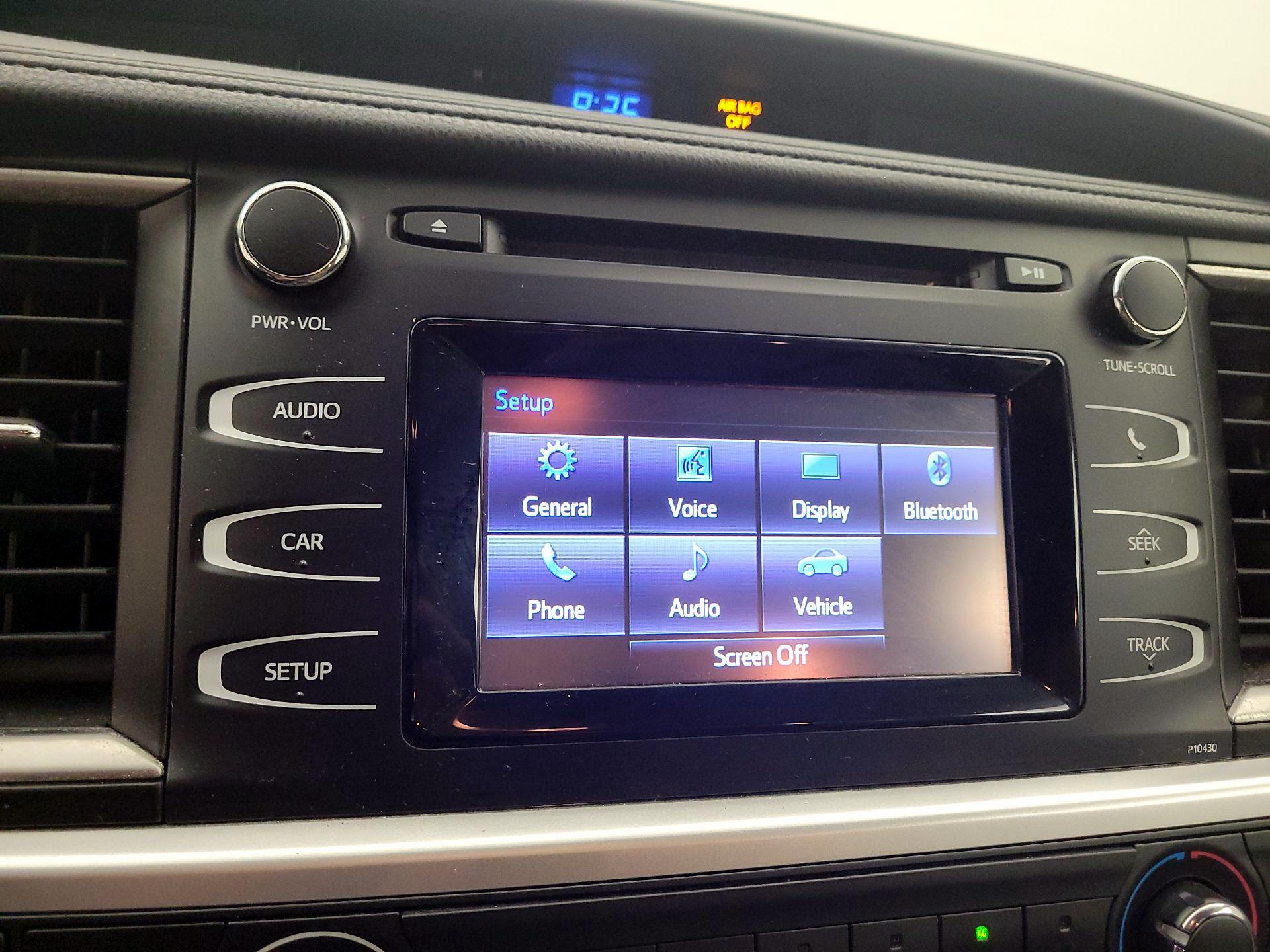 Thumbnail: 2015 Toyota Highlander - 14