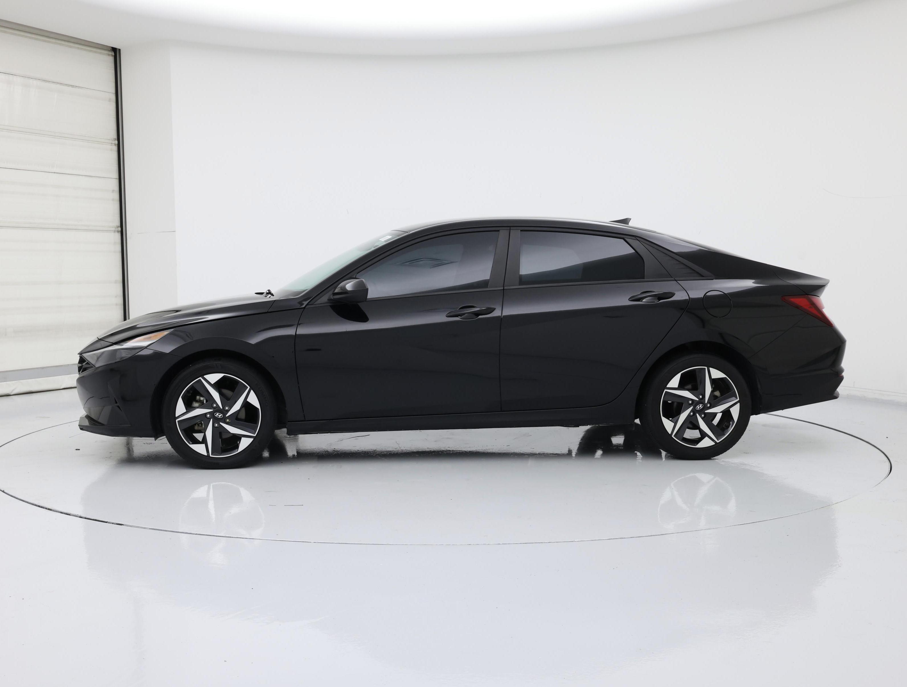 Thumbnail: 2023 Hyundai Elantra - 3