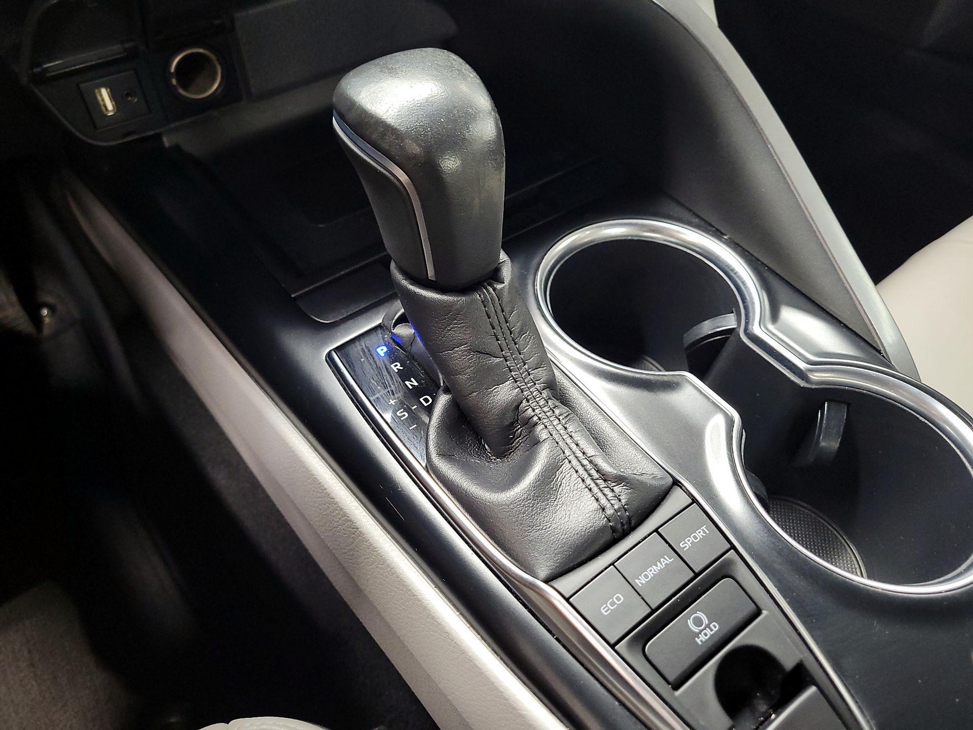 Thumbnail: 2018 Toyota Camry - 17