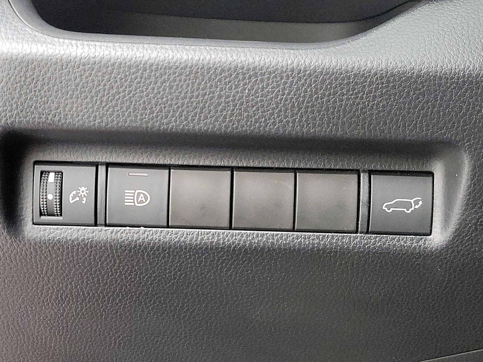 Thumbnail: 2022 Toyota RAV4 - 13
