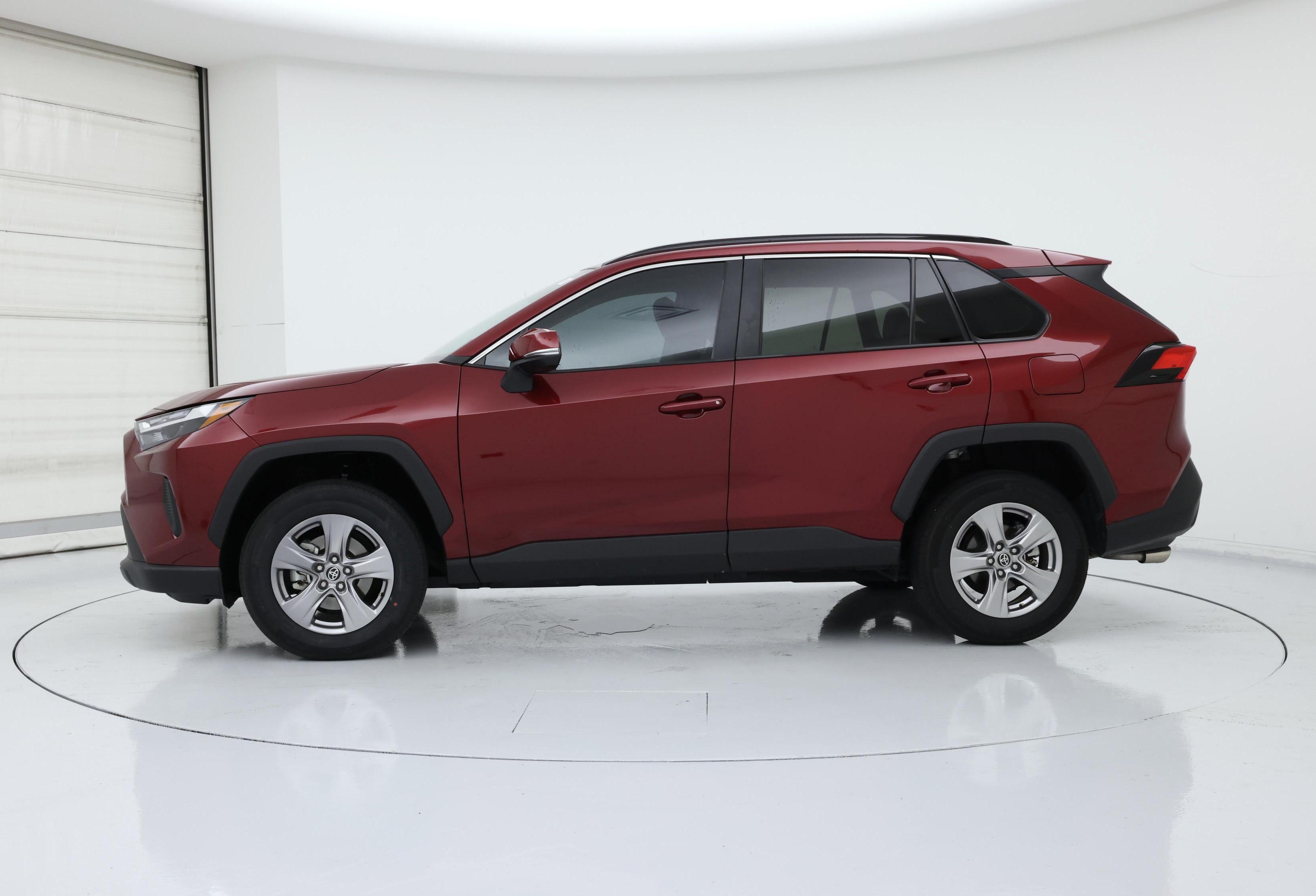 Thumbnail: 2022 Toyota RAV4 - 3