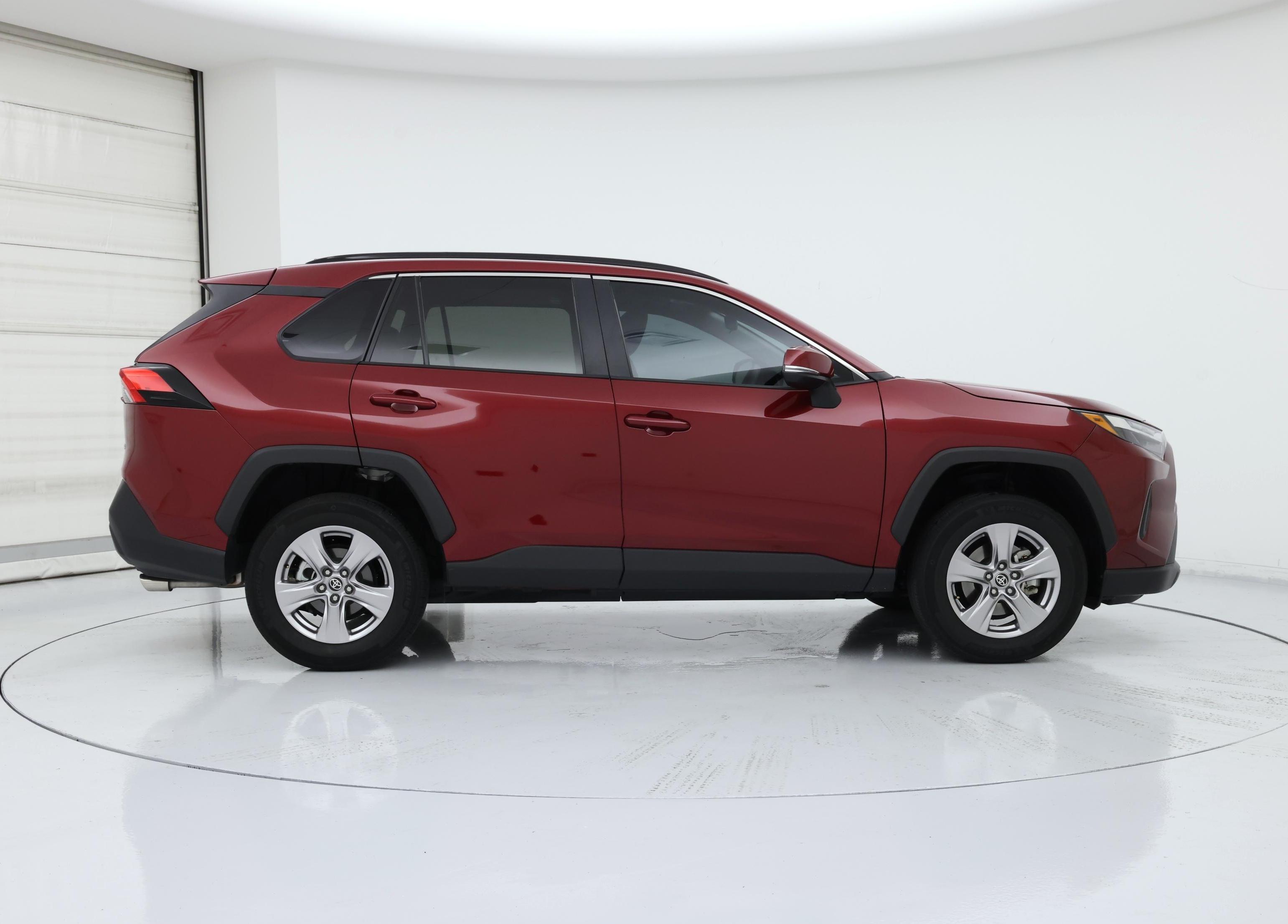 Thumbnail: 2022 Toyota RAV4 - 7