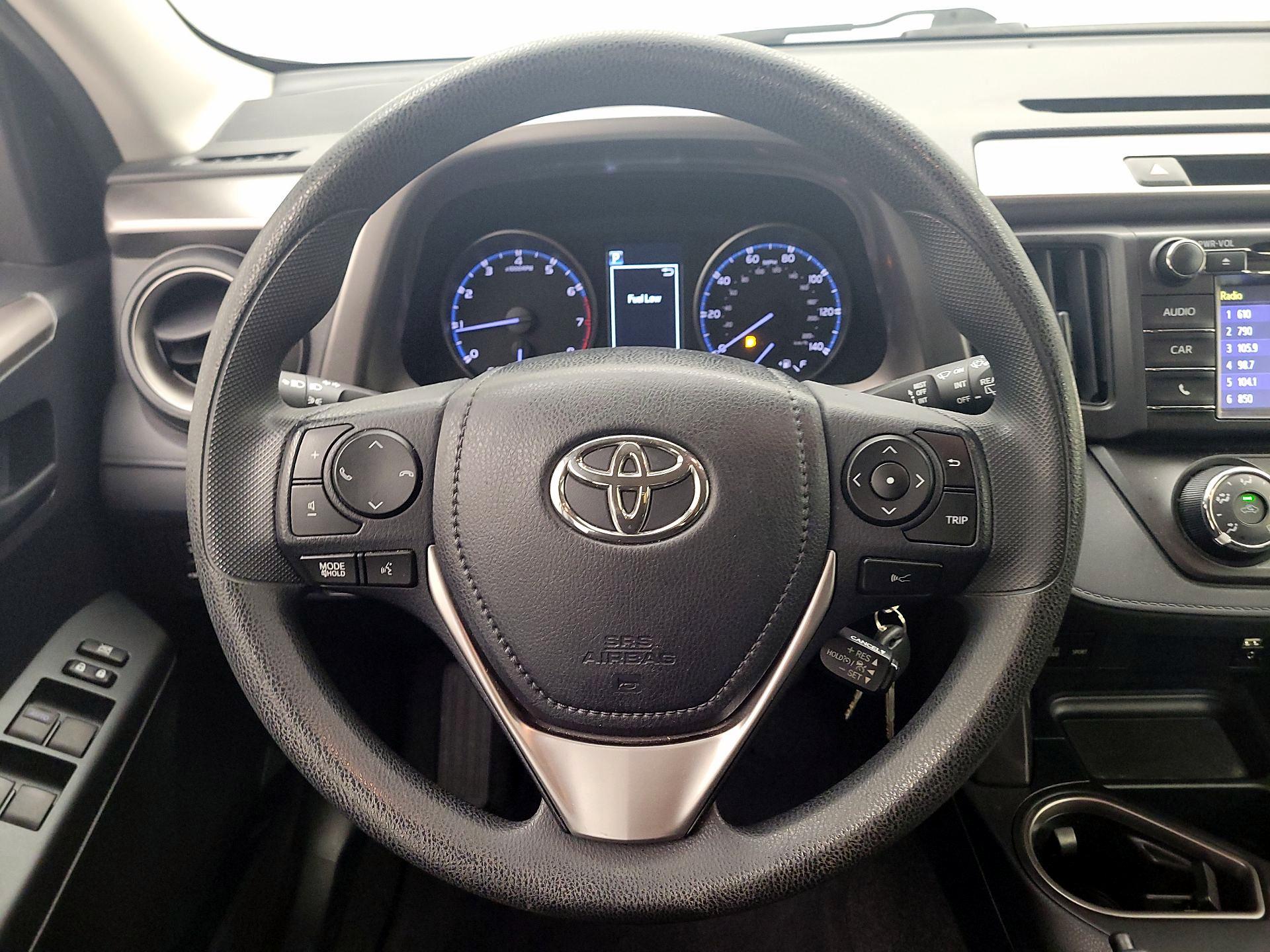 Thumbnail: 2018 Toyota RAV4 - 10