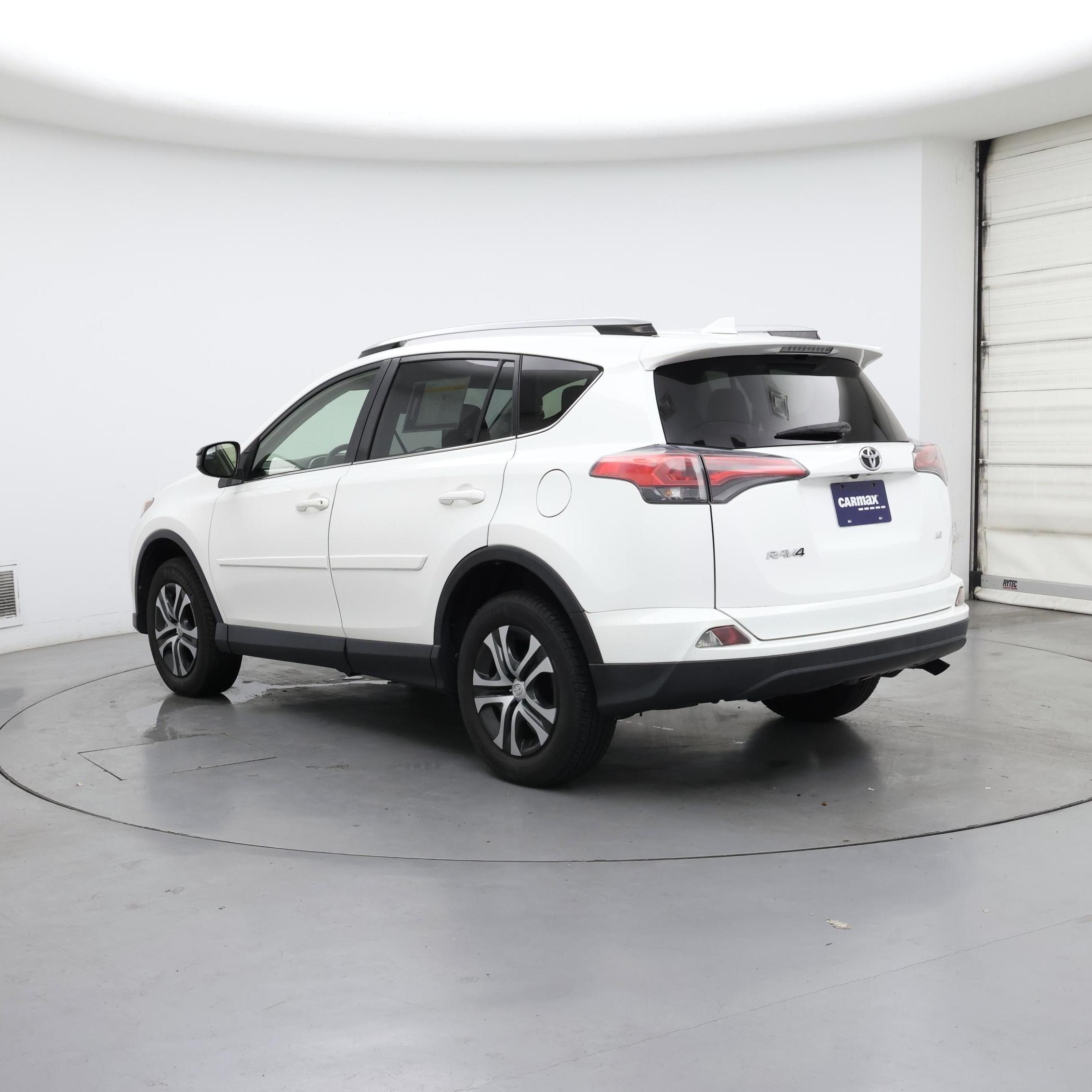 Thumbnail: 2018 Toyota RAV4 - 2