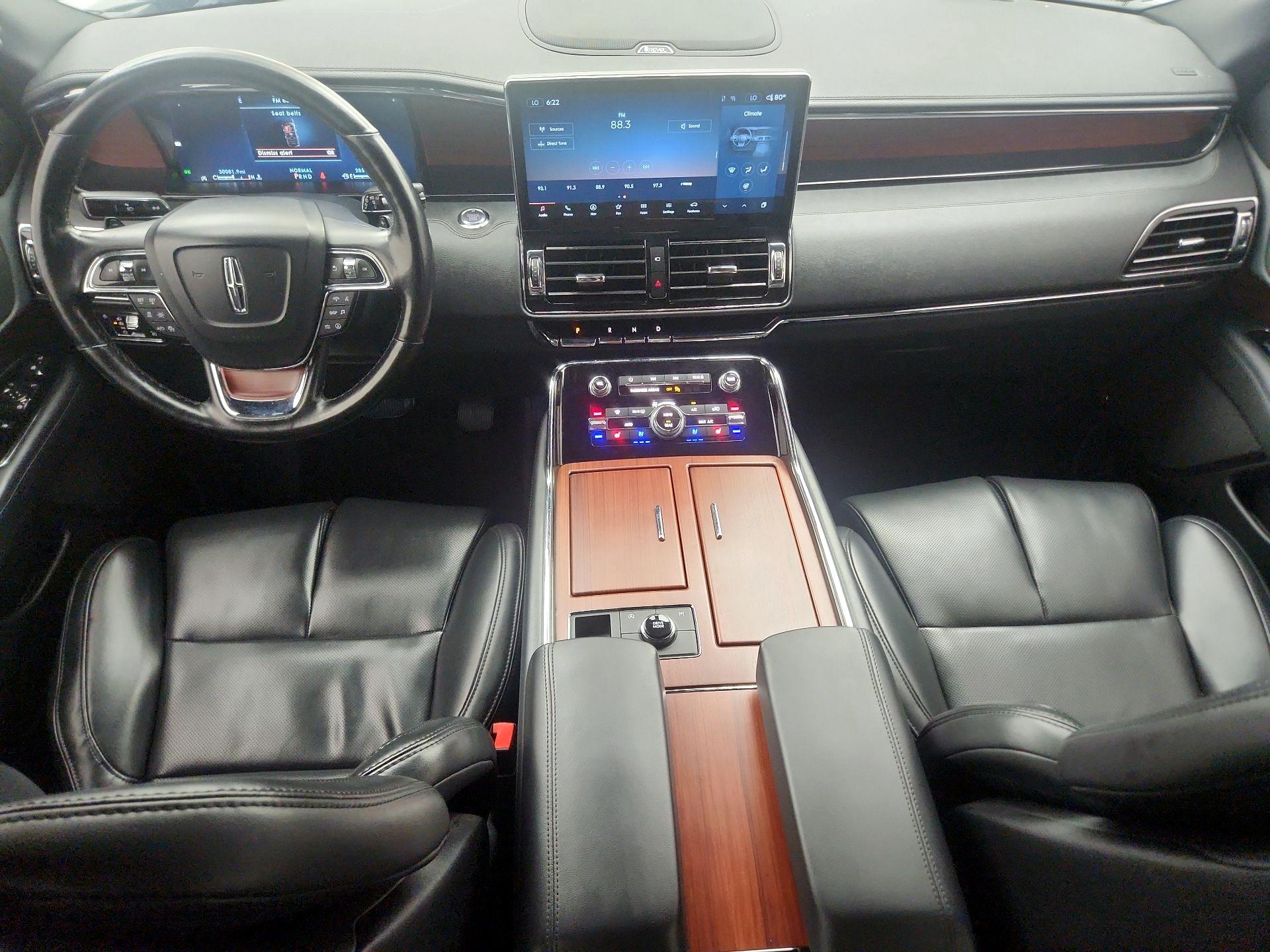 Thumbnail: 2022 Lincoln Navigator L - 9