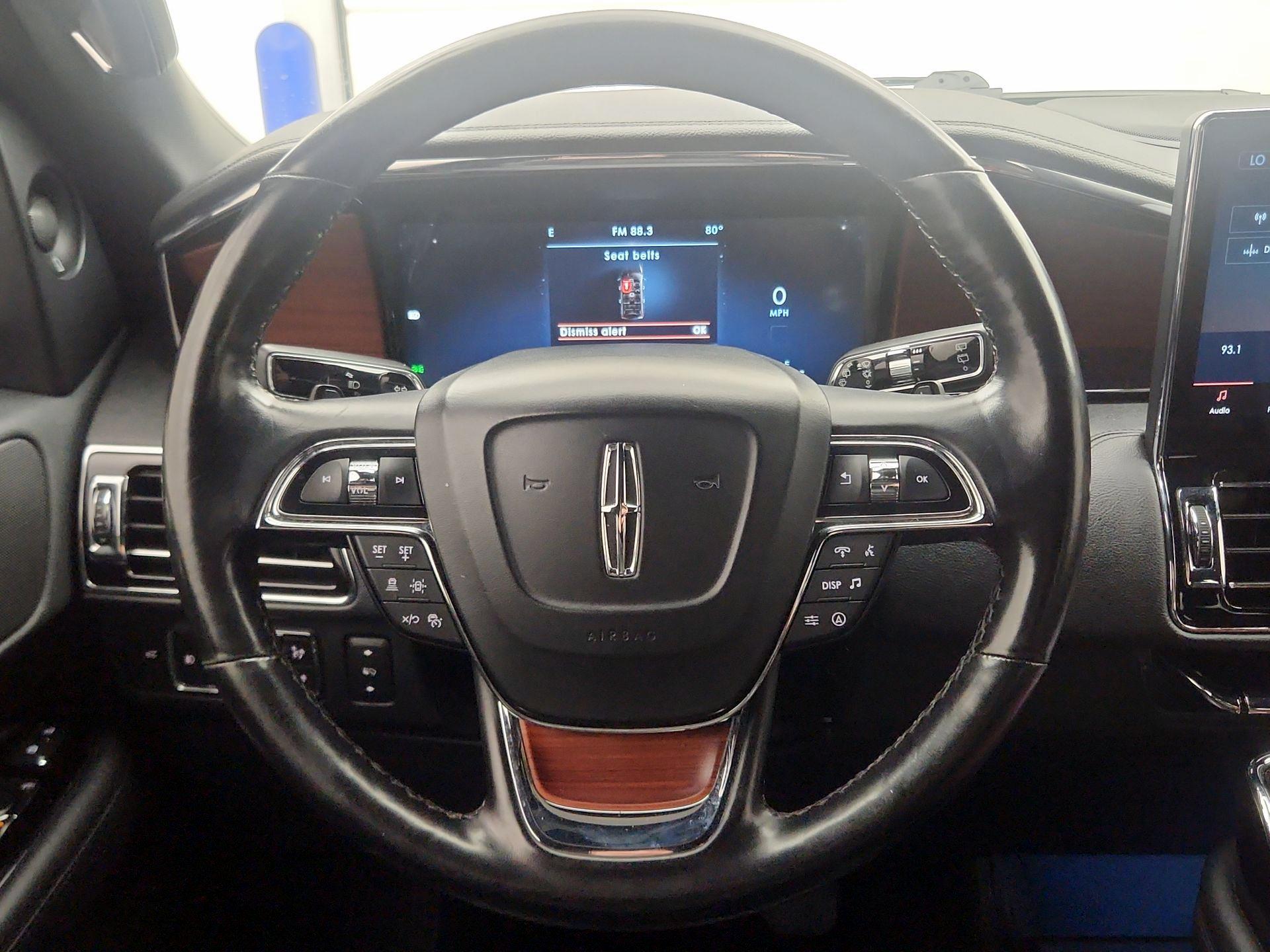 Thumbnail: 2022 Lincoln Navigator L - 10